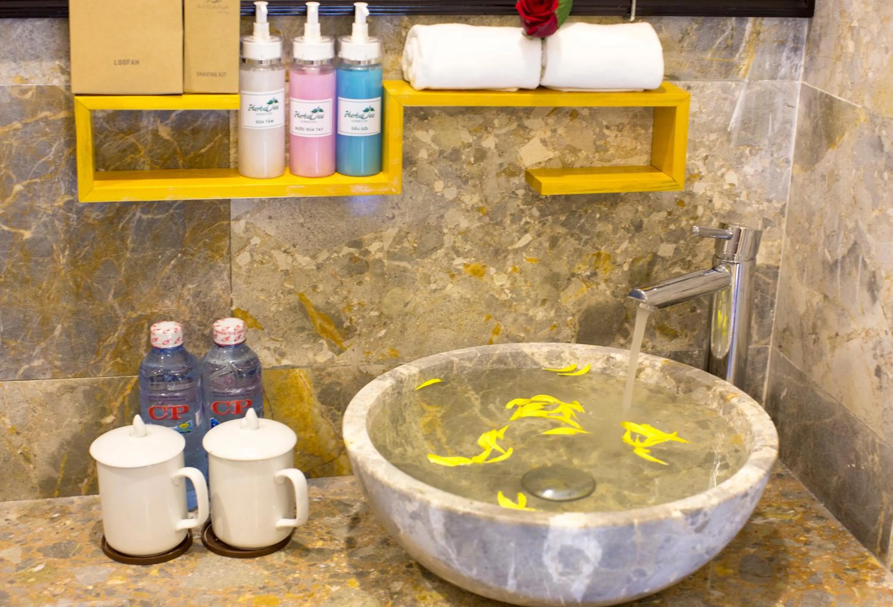 Shower in Herbal Tea Homestay