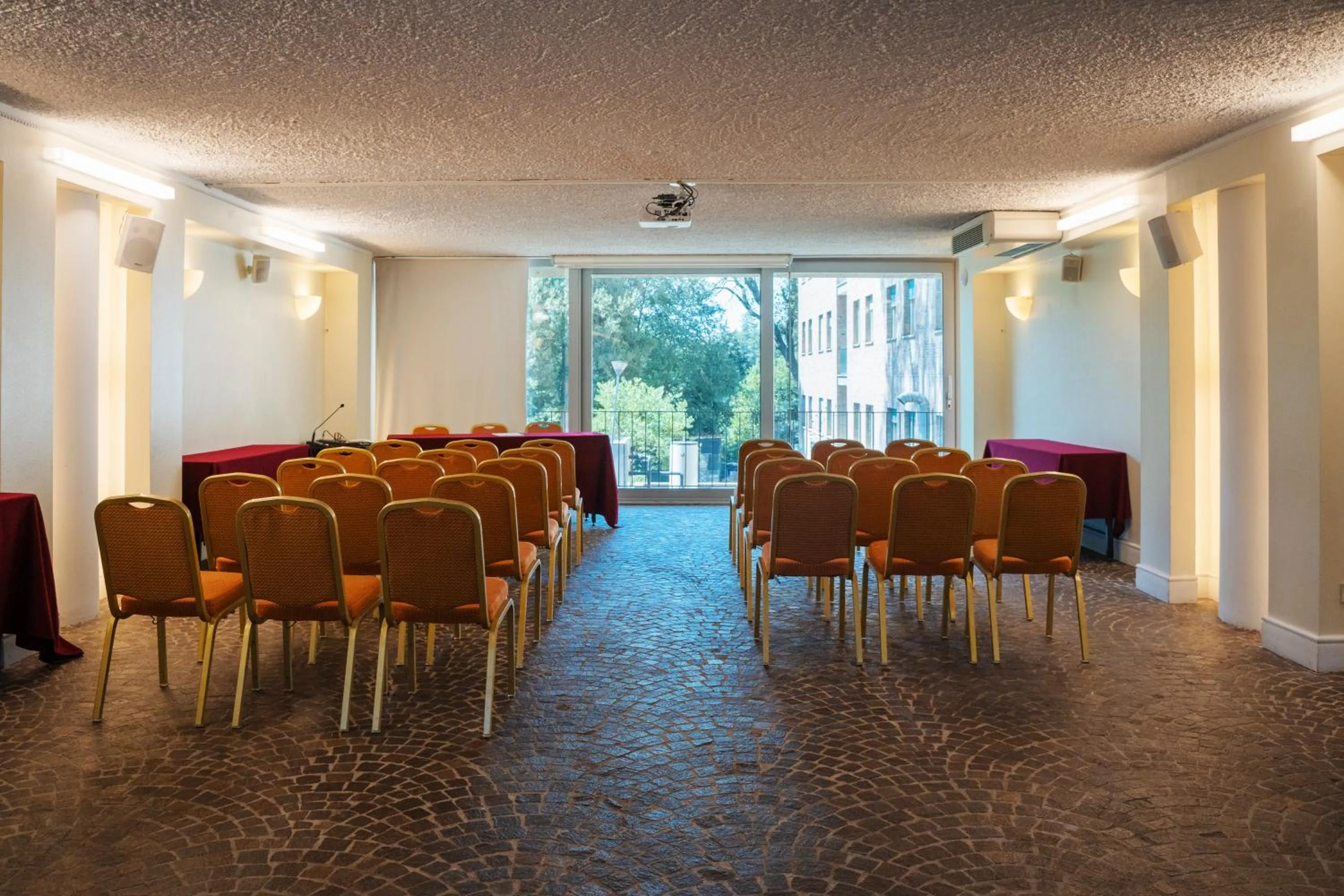 Business facilities in Hotel Villa Maria Regina