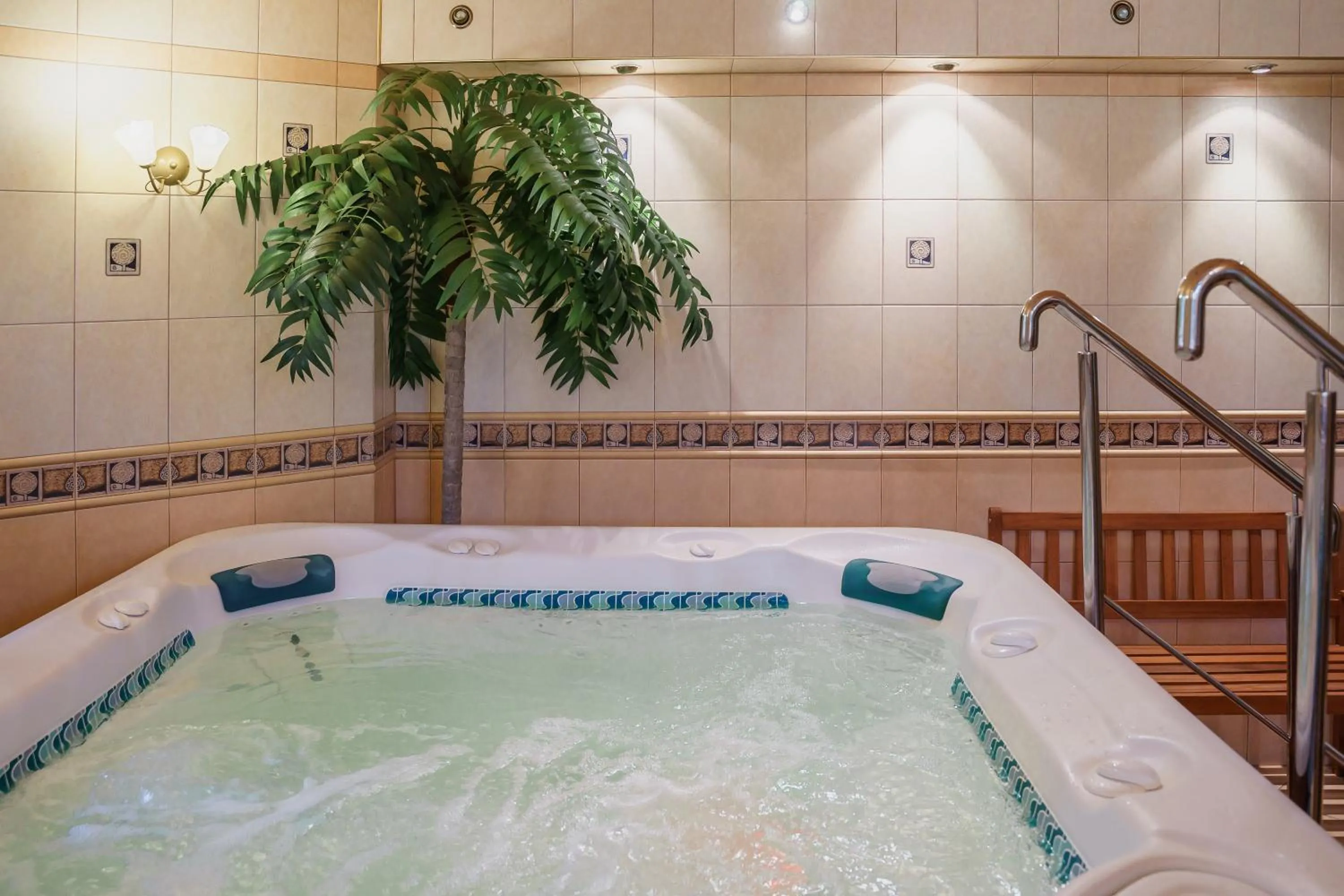 Hot Tub in Hotel Cis