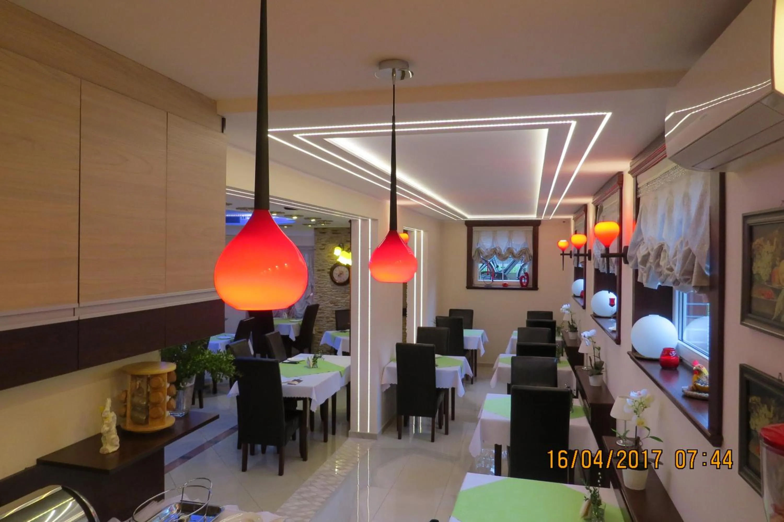 Food and drinks in Hotel Cis