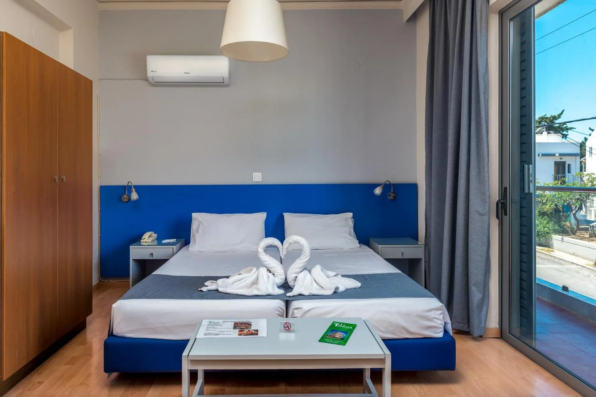 Bedroom, Bed in 7Palms