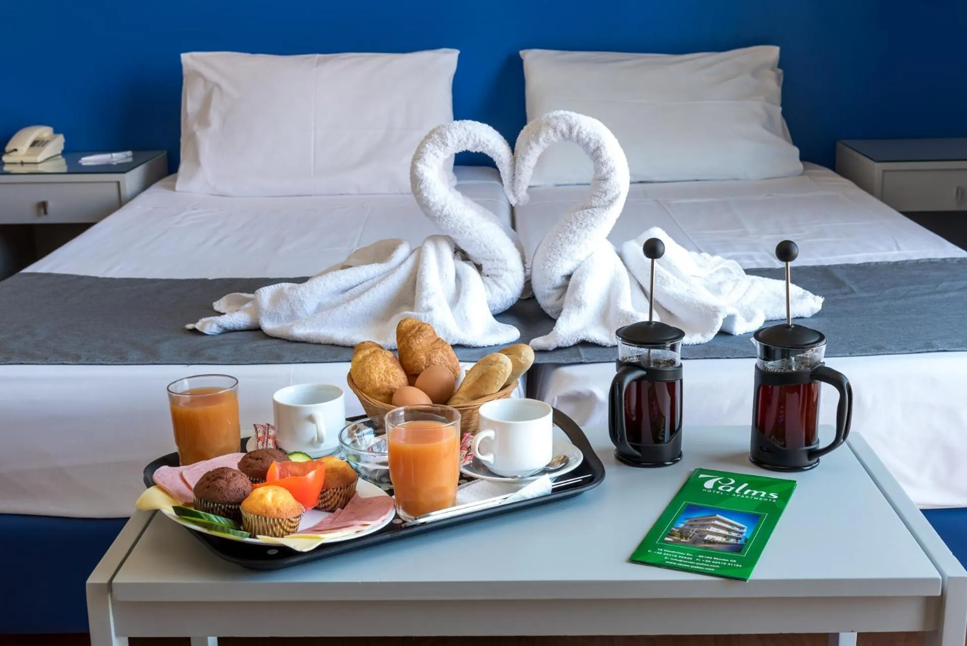 Continental breakfast, Bed in 7Palms