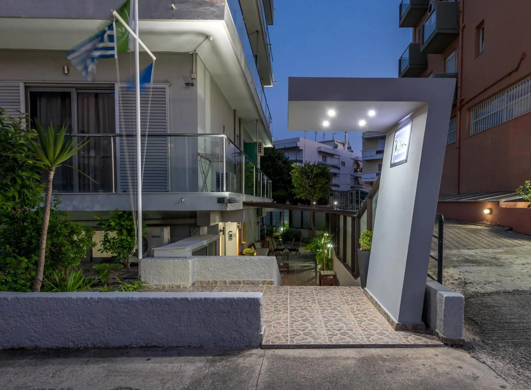 Facade/entrance in 7Palms