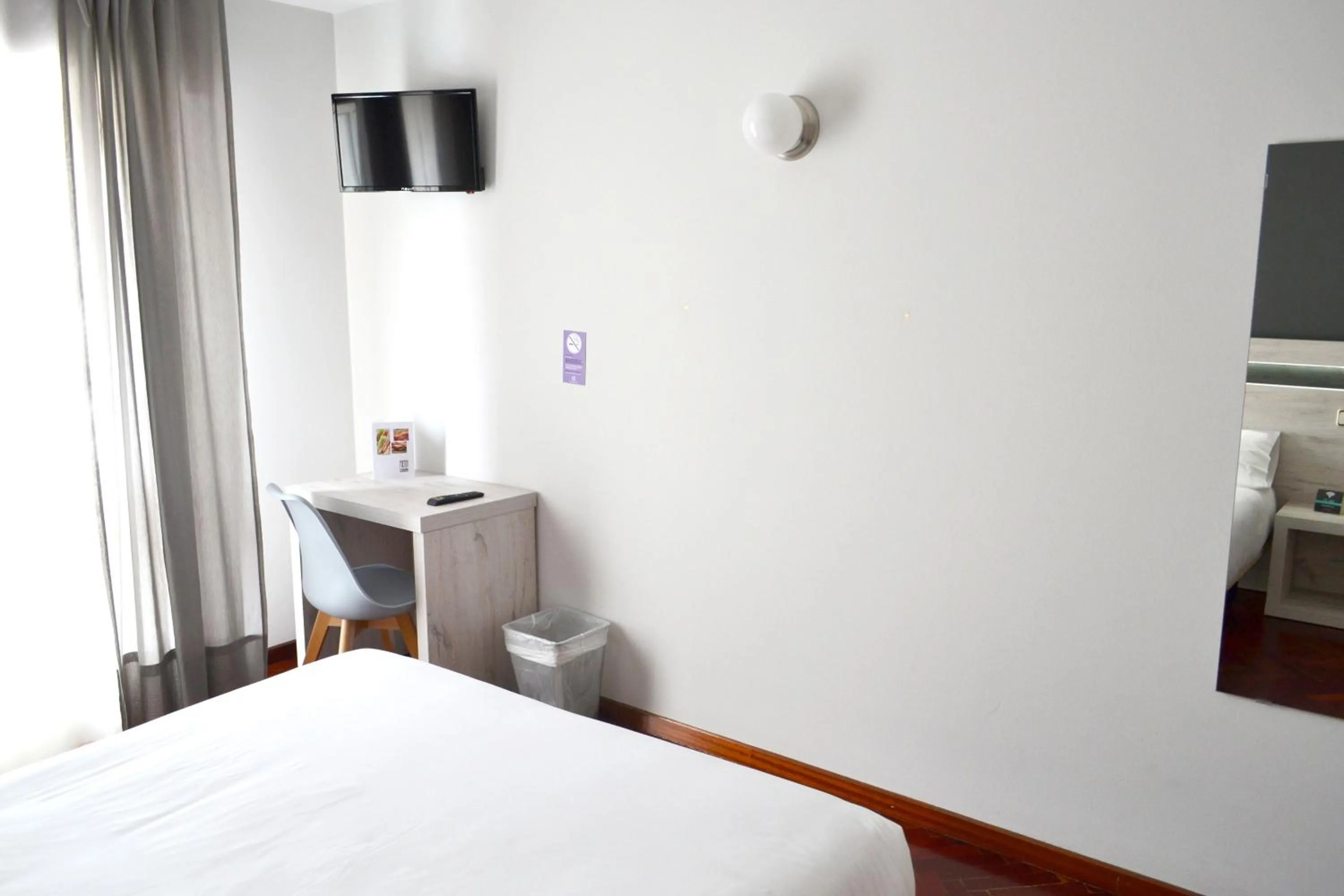 Bed in Alda Puerta Coruña