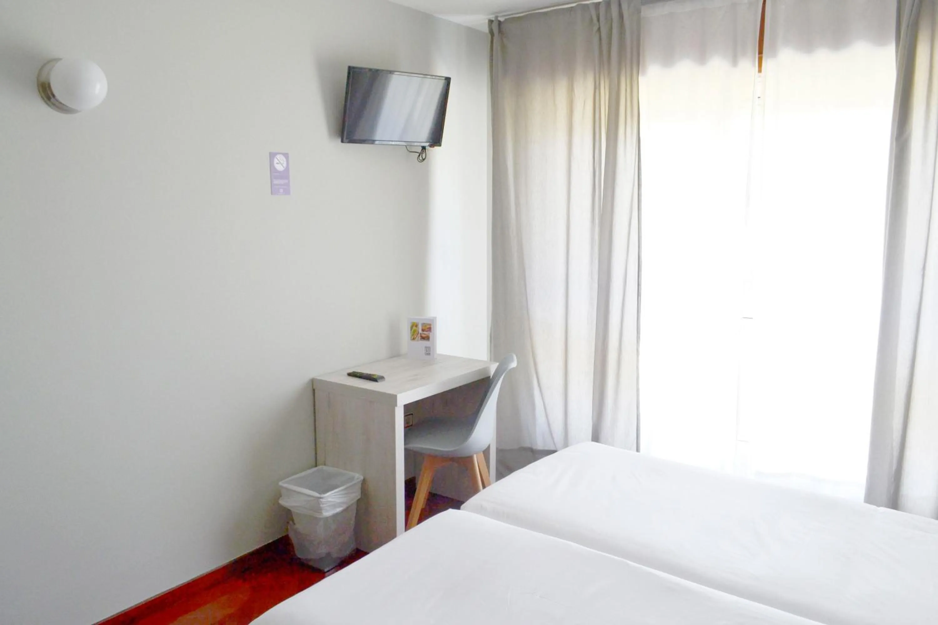 Decorative detail, Bed in Alda Puerta Coruña