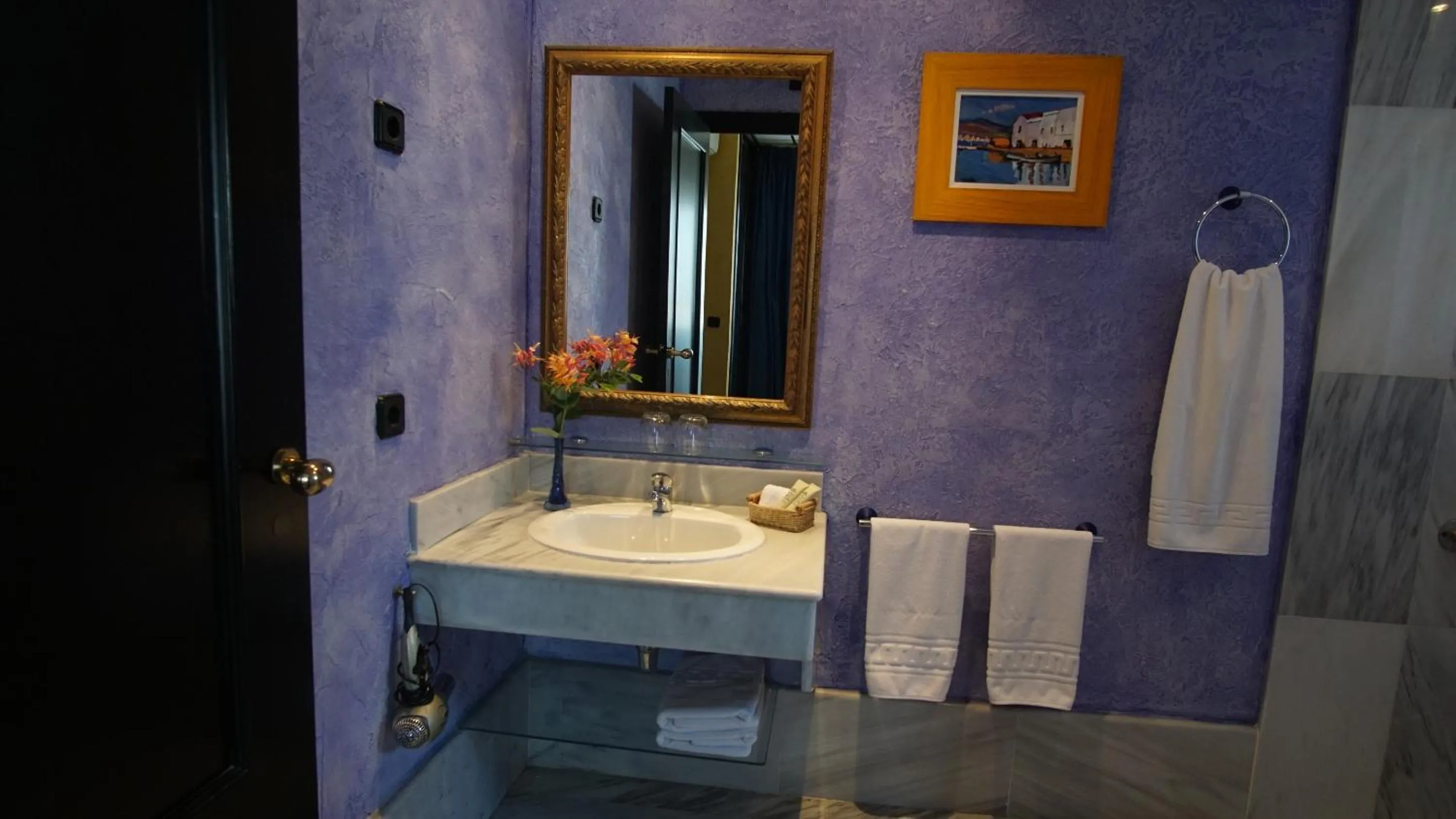 Bathroom in Hotel Tikar