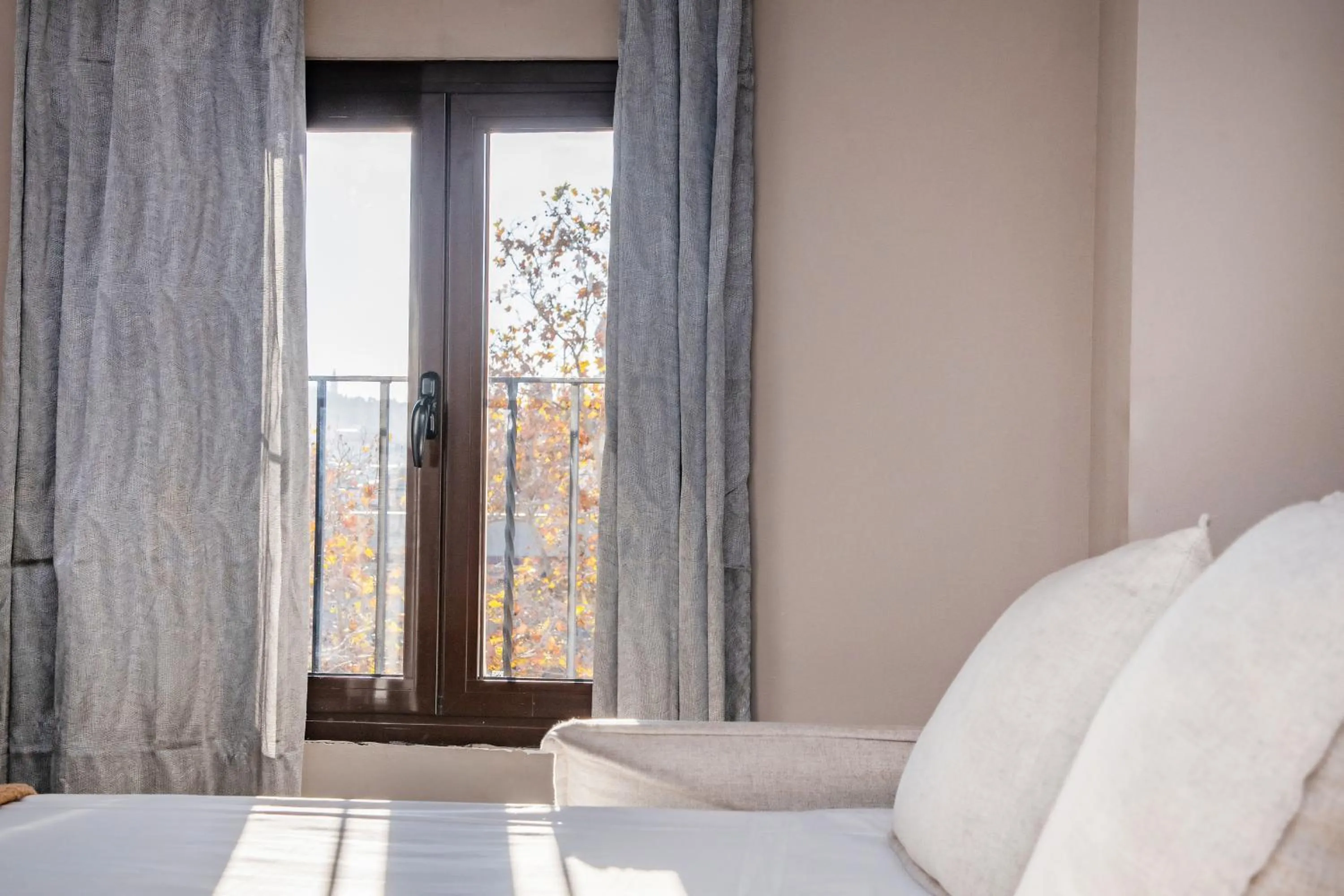 Bed in Aparthotel Rambla108