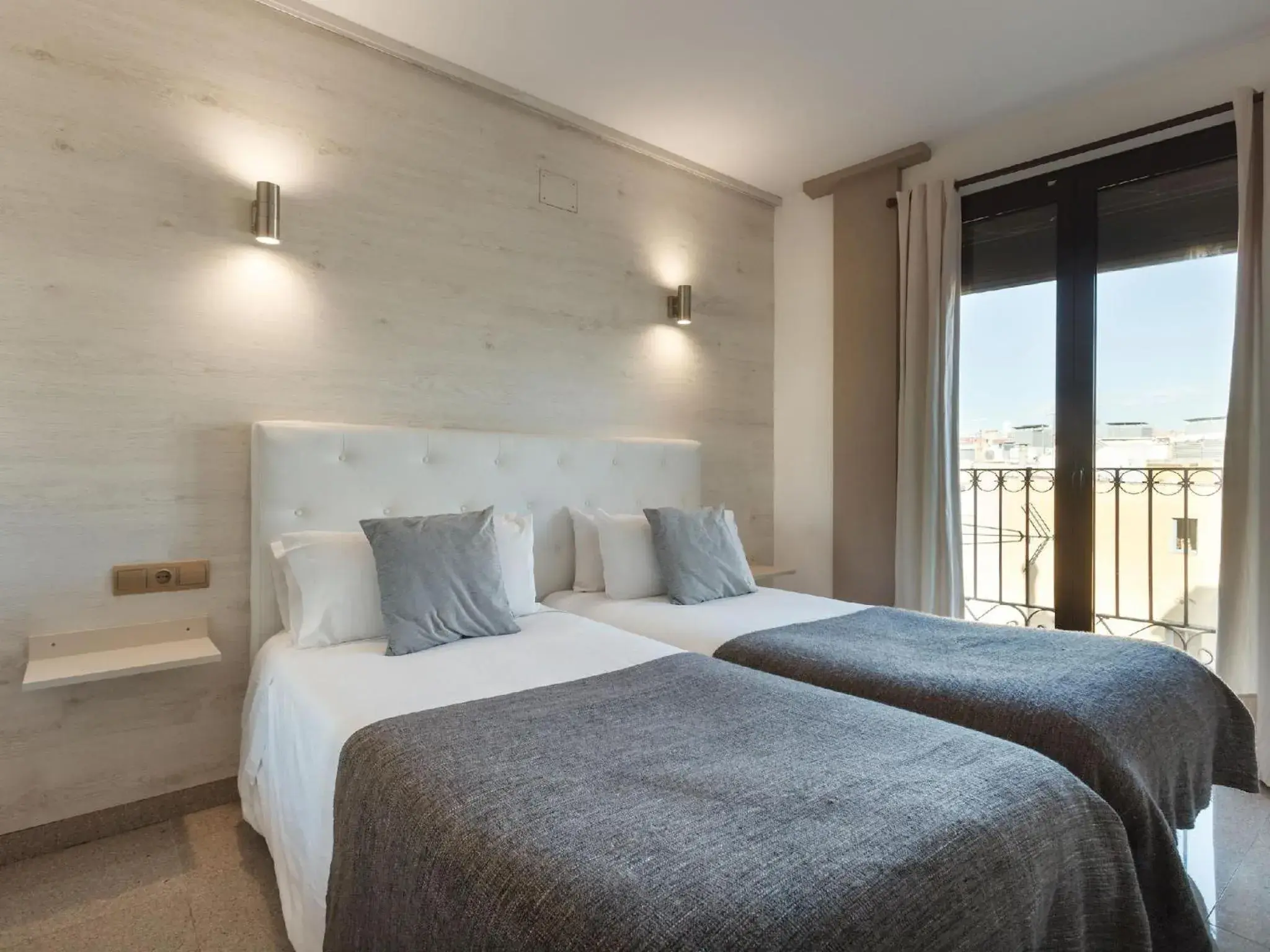 Two-Bedroom Apartment - Penthouse (4-6 Adults) in Aparthotel Rambla108 Two-Bedroom Apartment - Penthouse (4-6 Adults) in Aparthotel Rambla108