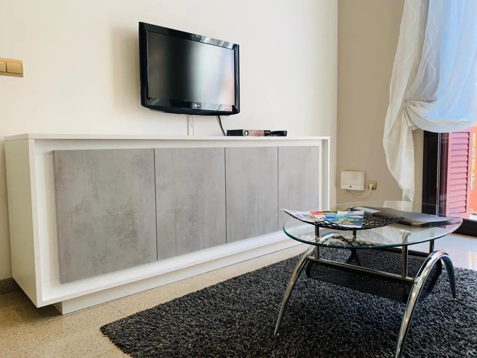 Two-Bedroom Apartment with Balcony (6 Adultos) in Aparthotel Rambla108 Two-Bedroom Apartment with Balcony (6 Adultos) in Aparthotel Rambla108