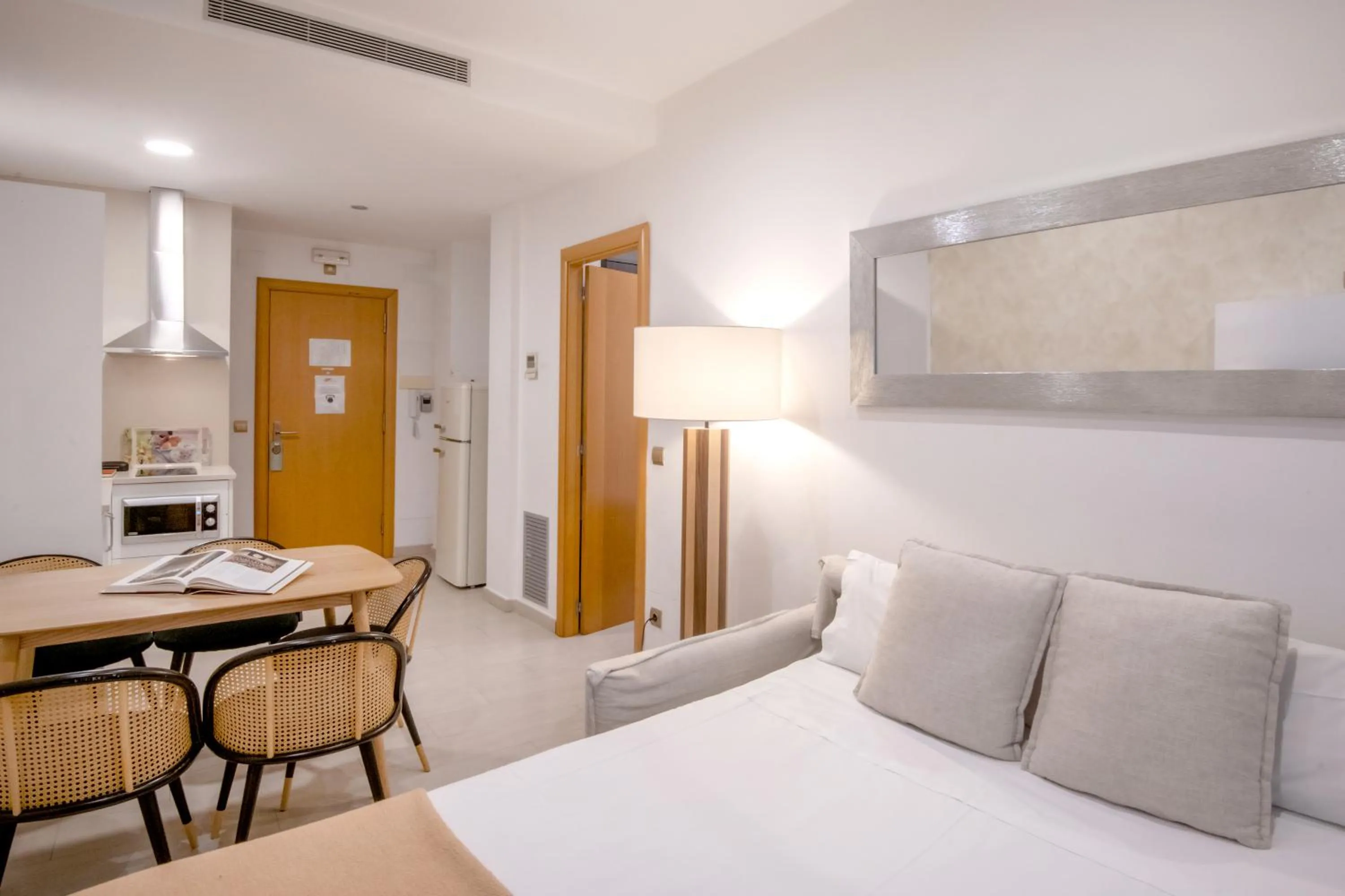 Bed in Aparthotel Rambla108