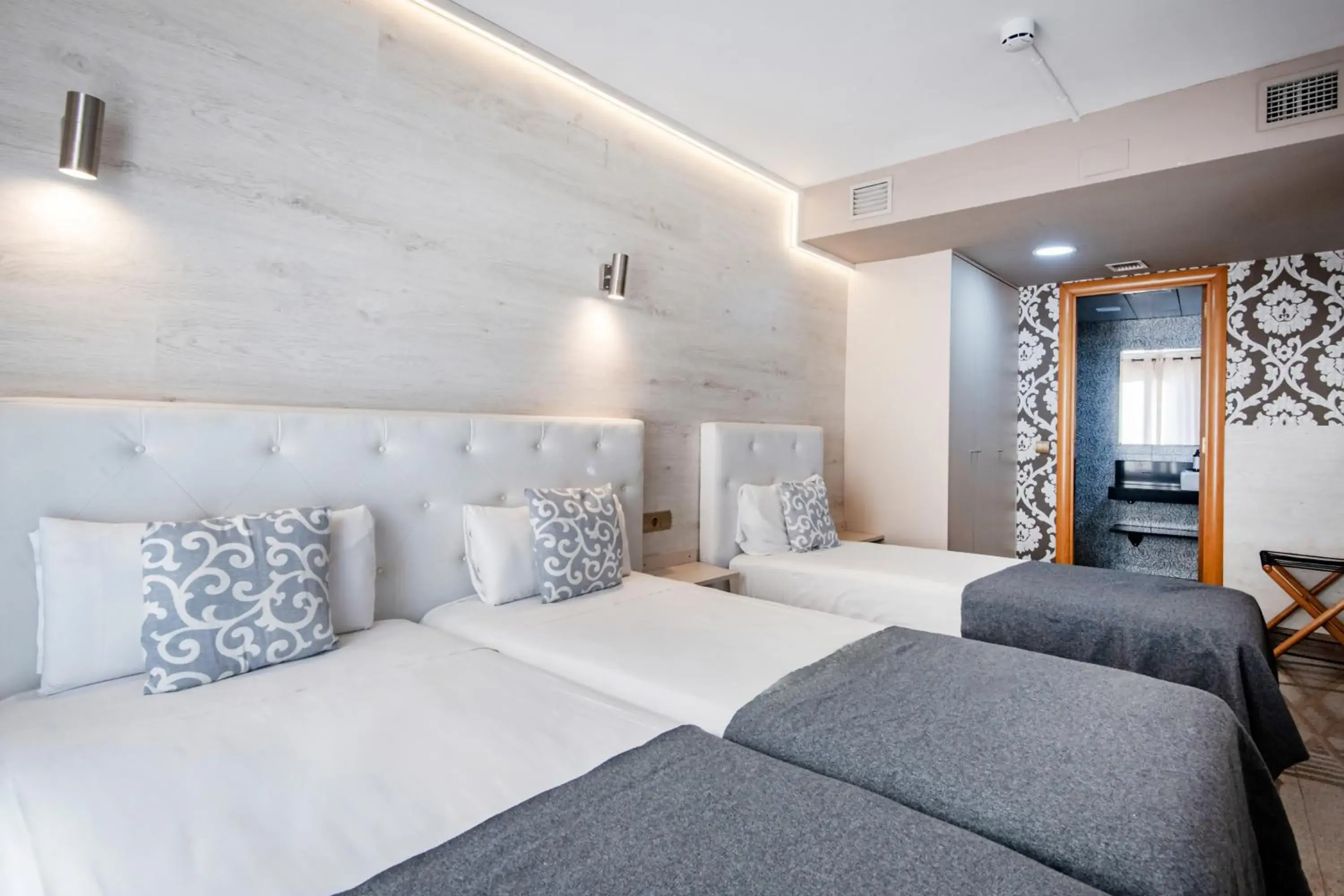 One-Bedroom Apartment with Balcony (4 Adults) in Aparthotel Rambla108 One-Bedroom Apartment with Balcony (4 Adults) in Aparthotel Rambla108