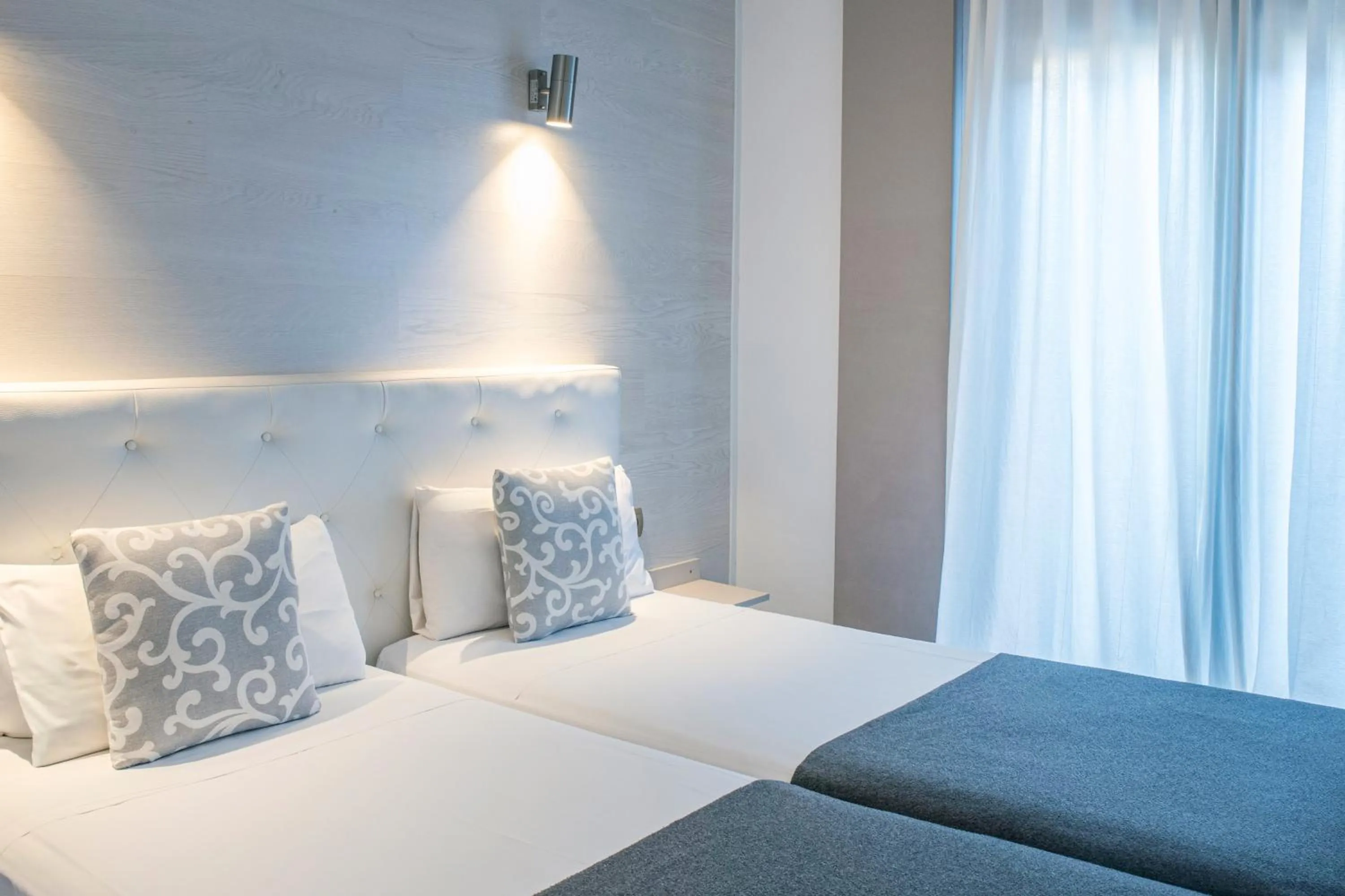 Bed in Aparthotel Rambla108