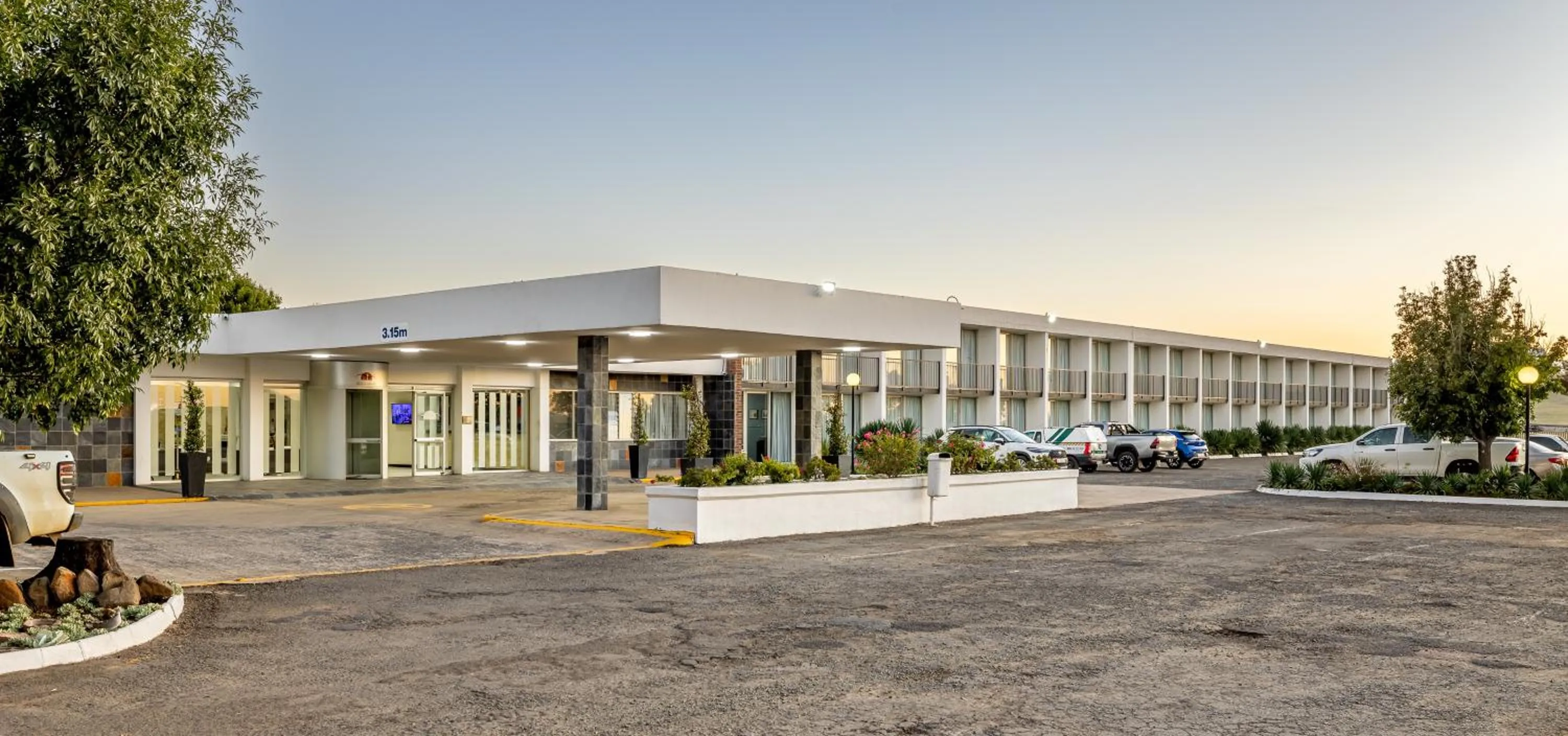 Property building in African Sky Harrismith Inn