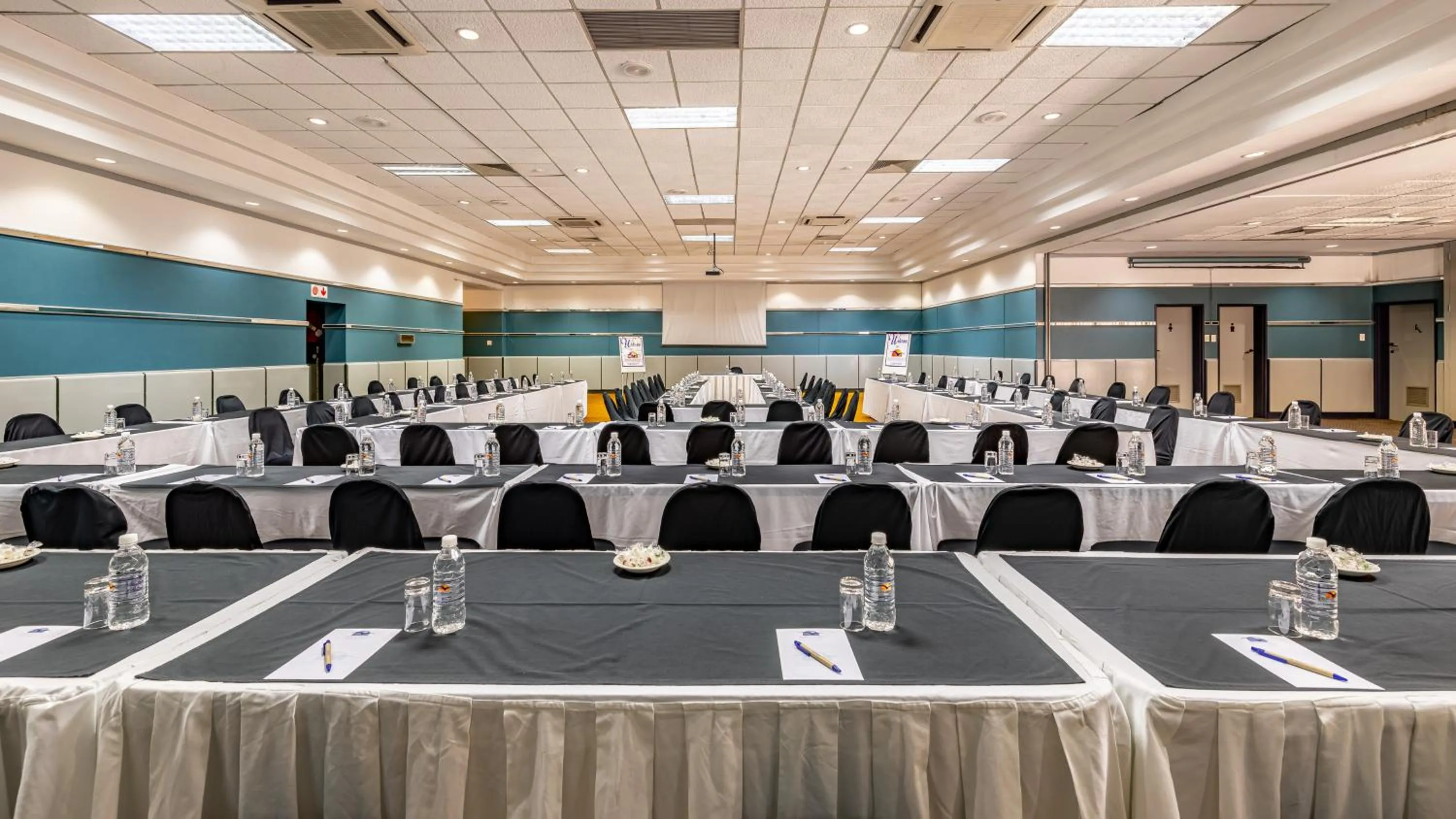 Meeting/conference room in African Sky Harrismith Inn