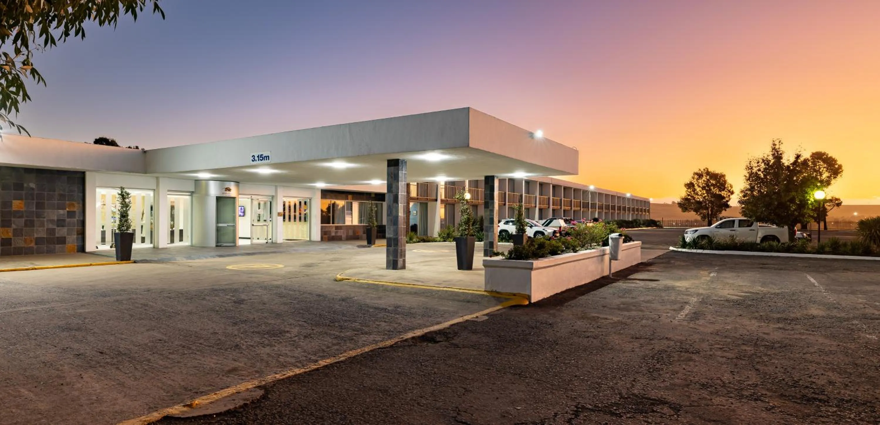 Property building in African Sky Harrismith Inn