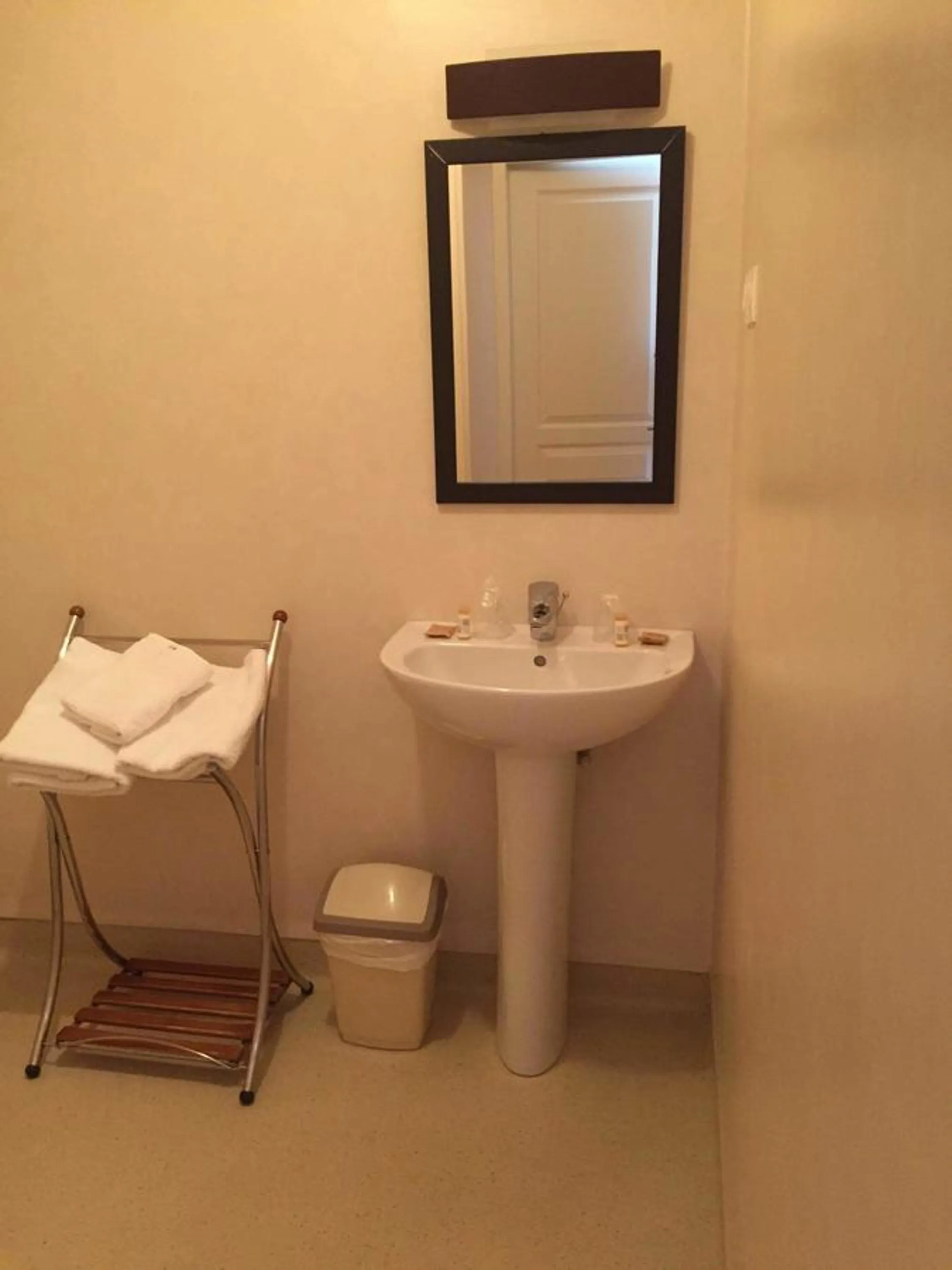 Bathroom in Auberge Les Olivades