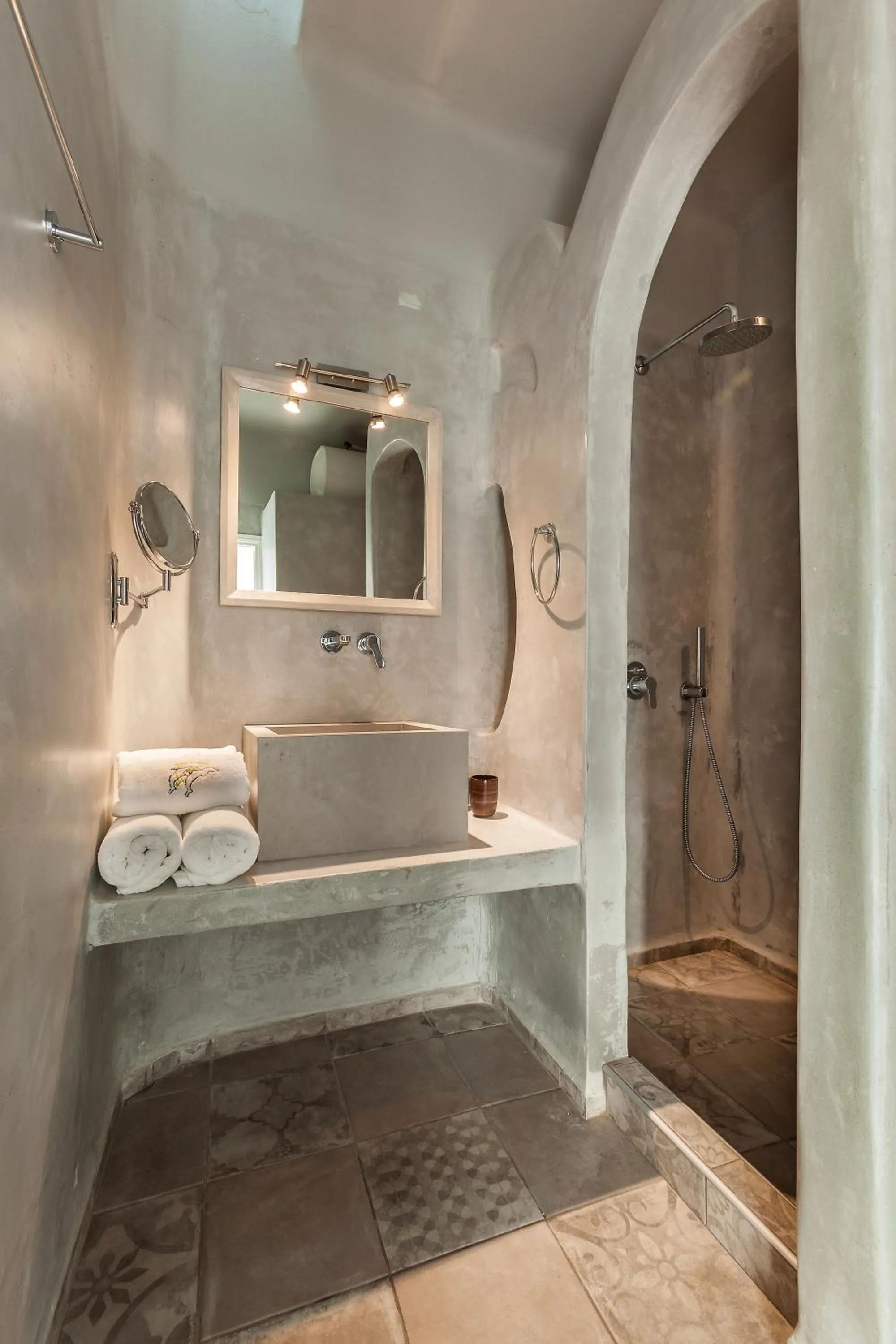 Bathroom in Grand View - Megalochori Santorini