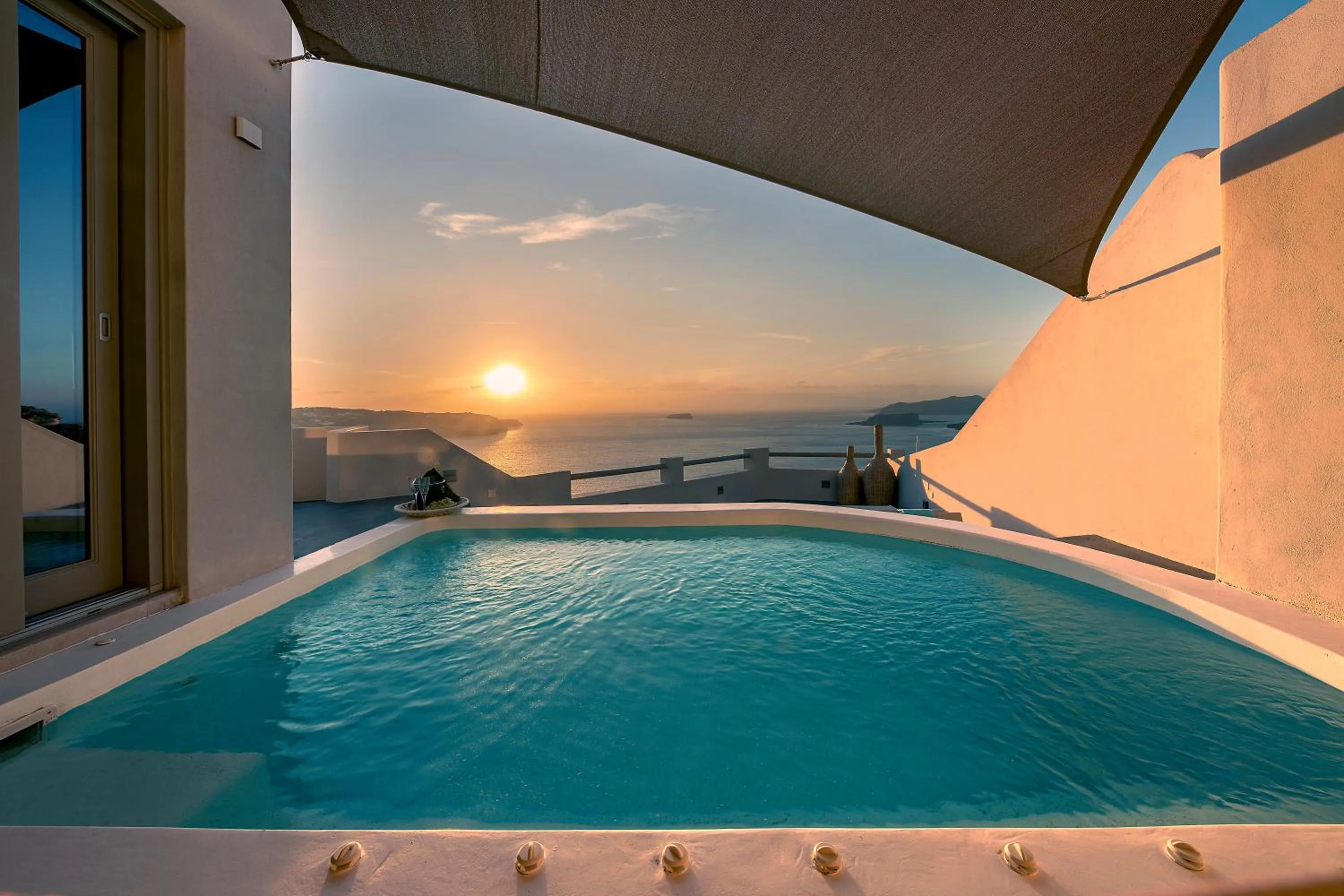 Pool view in Grand View - Megalochori Santorini