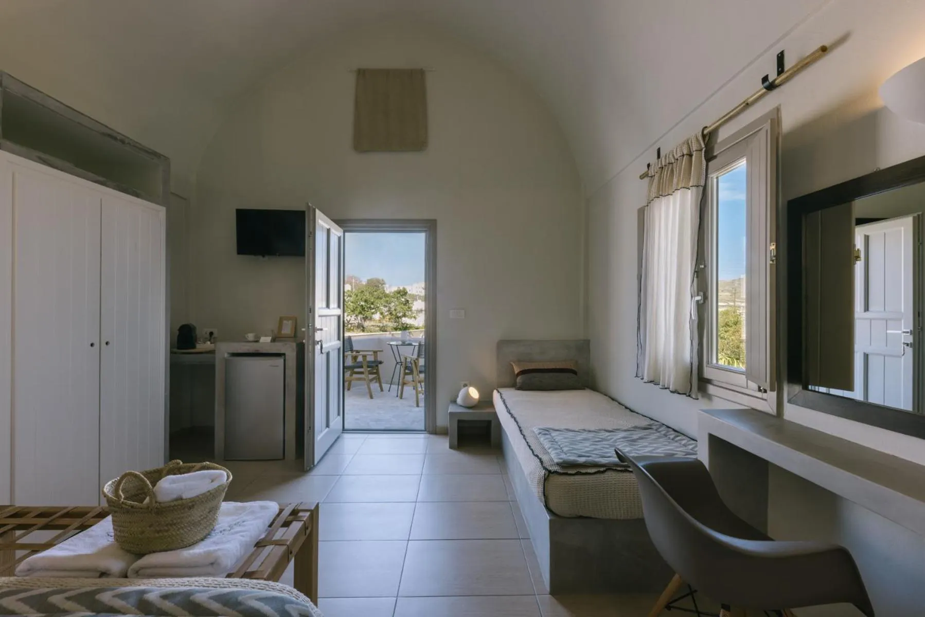 Bed in Grand View - Megalochori Santorini