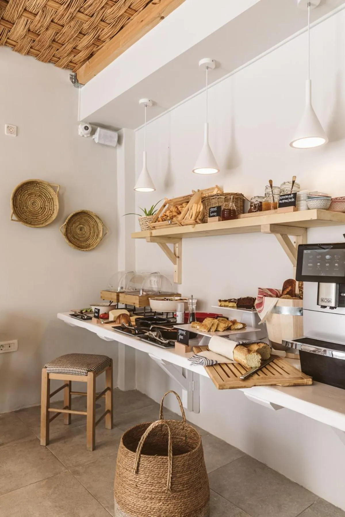 Breakfast in Grand View - Megalochori Santorini