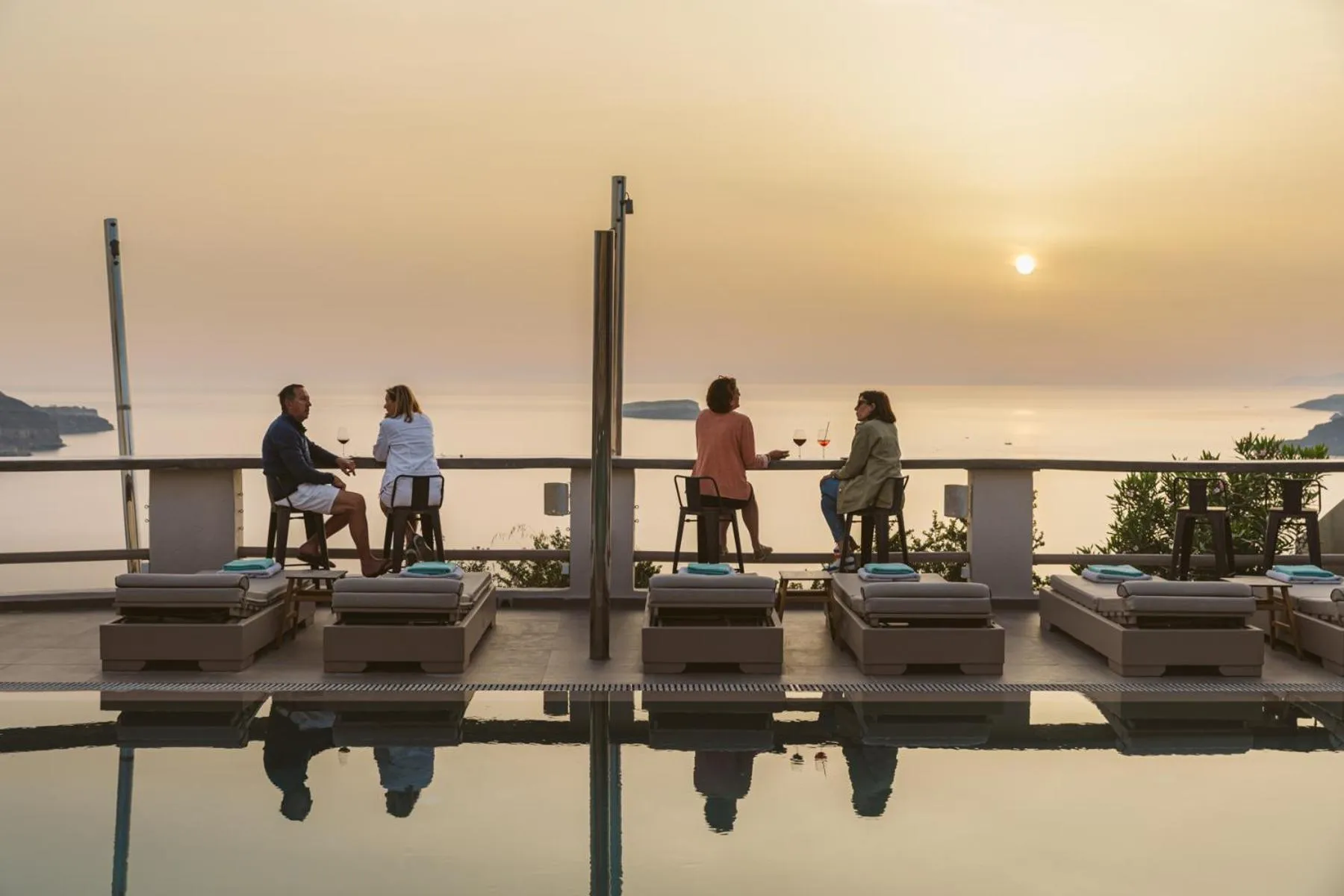 Swimming pool in Grand View - Megalochori Santorini