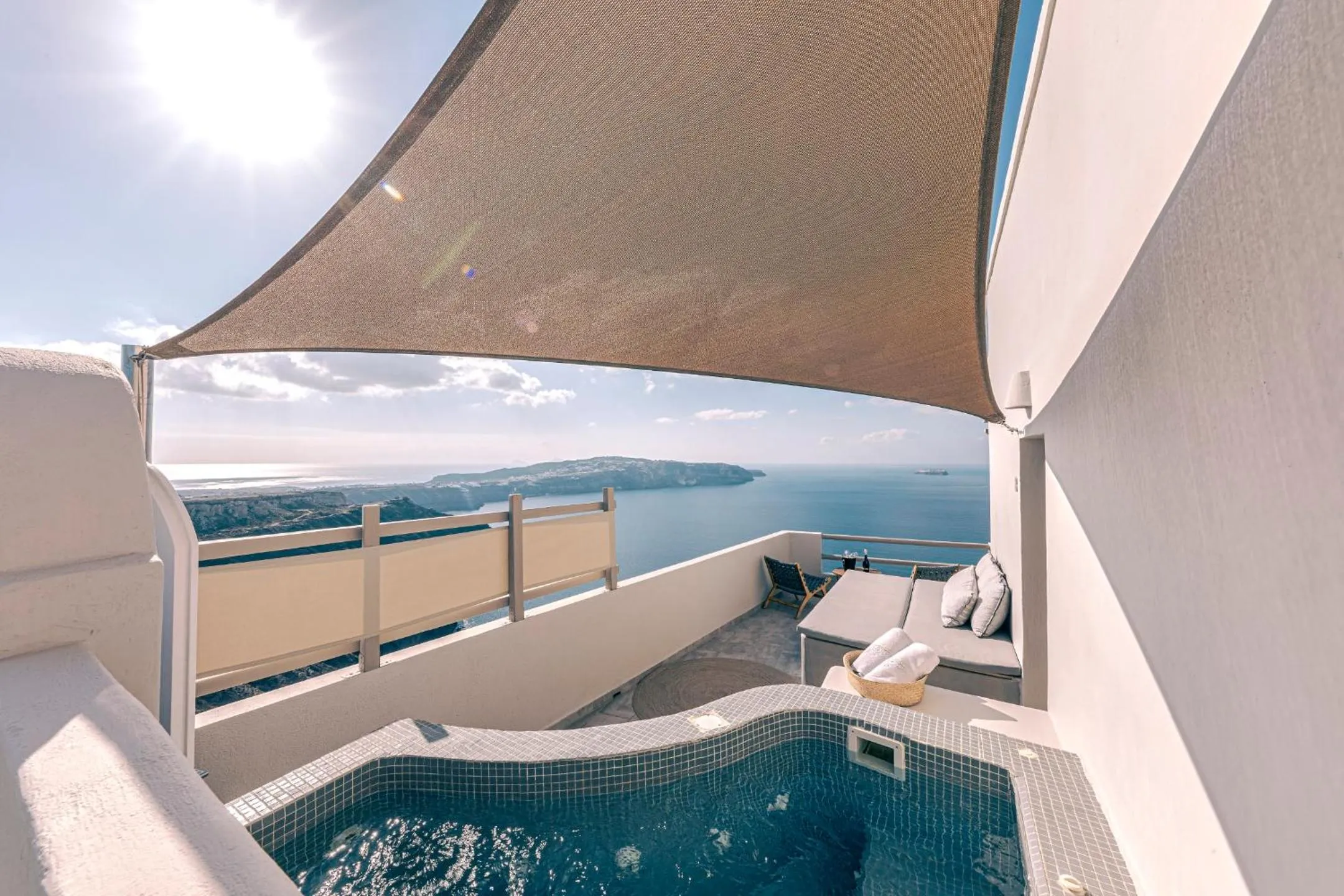 Hot Tub in Grand View - Megalochori Santorini