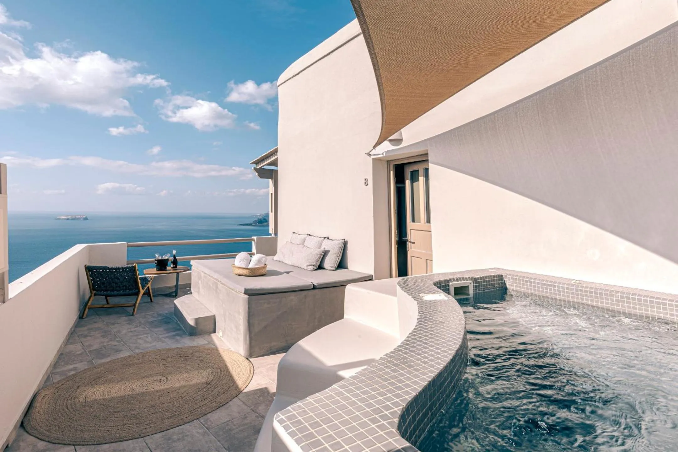 Hot Tub in Grand View - Megalochori Santorini