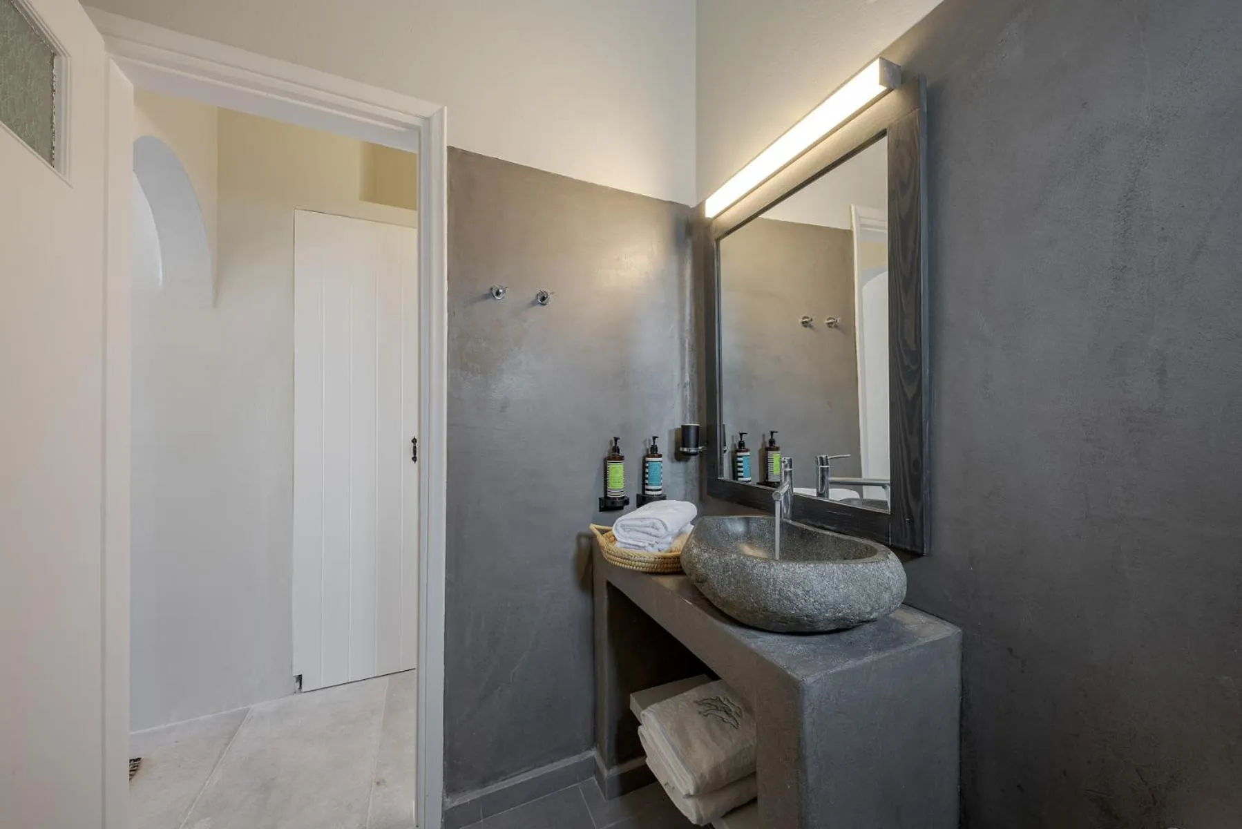 Bathroom in Grand View - Megalochori Santorini