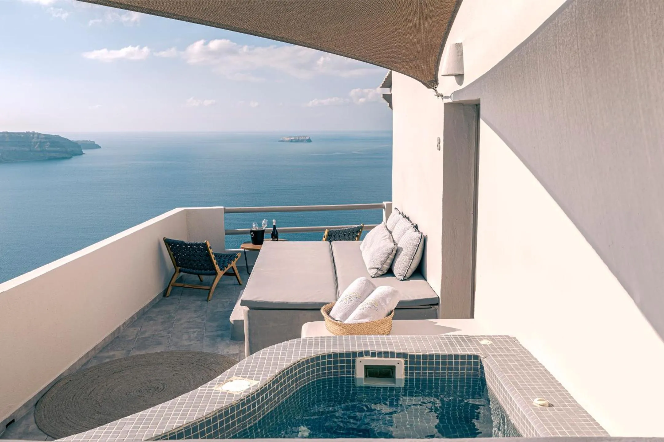 Hot Tub in Grand View - Megalochori Santorini