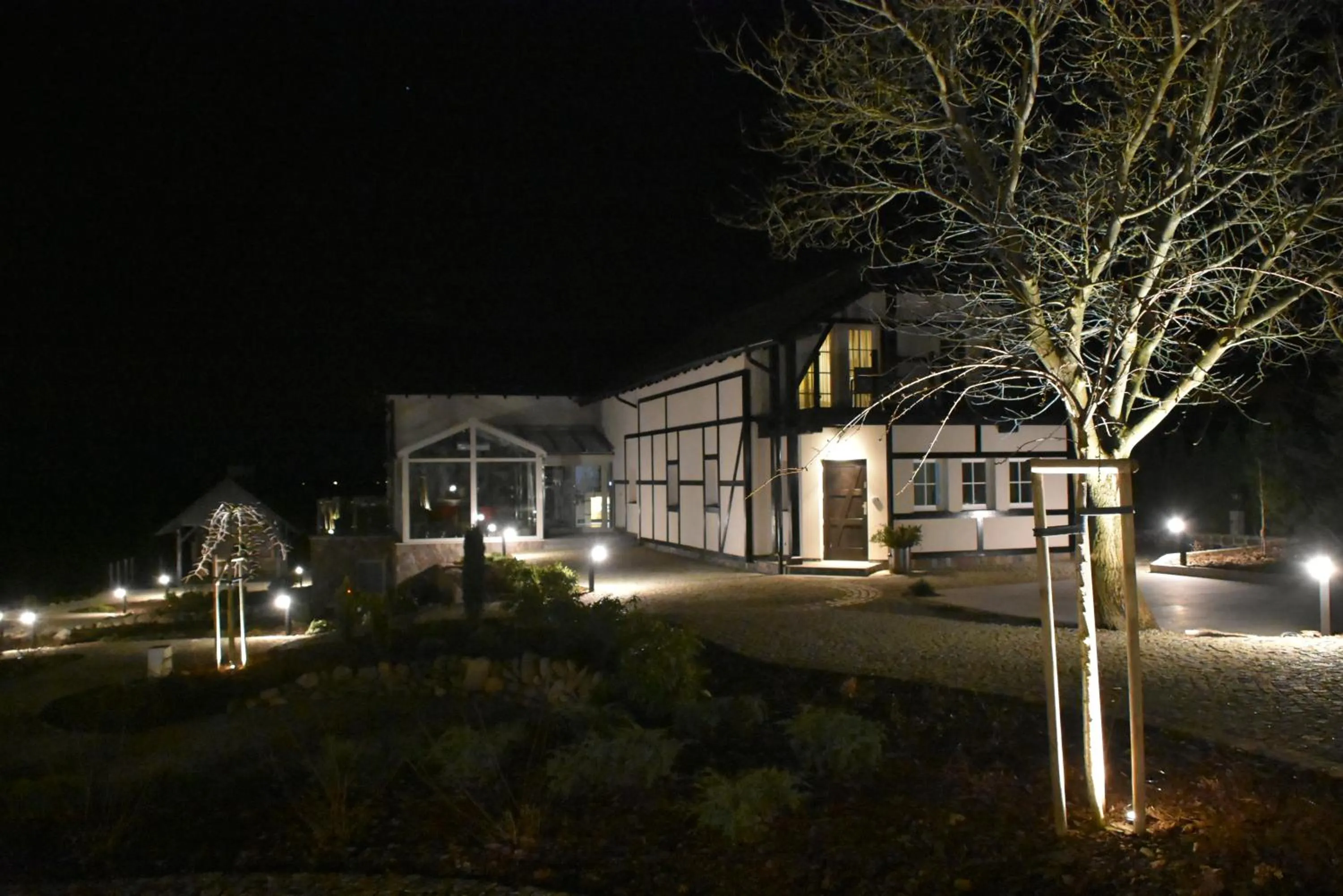 Facade/entrance in Estancja Mezowo