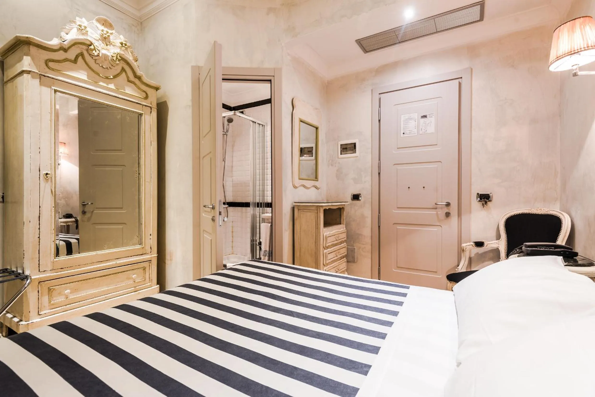 Photo of the whole room, Bed in MDM Guesthouse