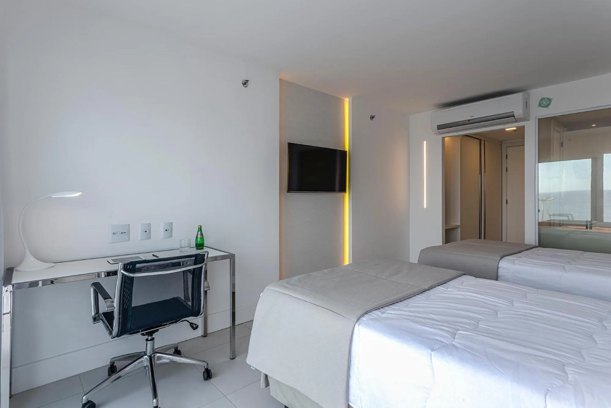 Photo of the whole room, Bed in CDesign Hotel