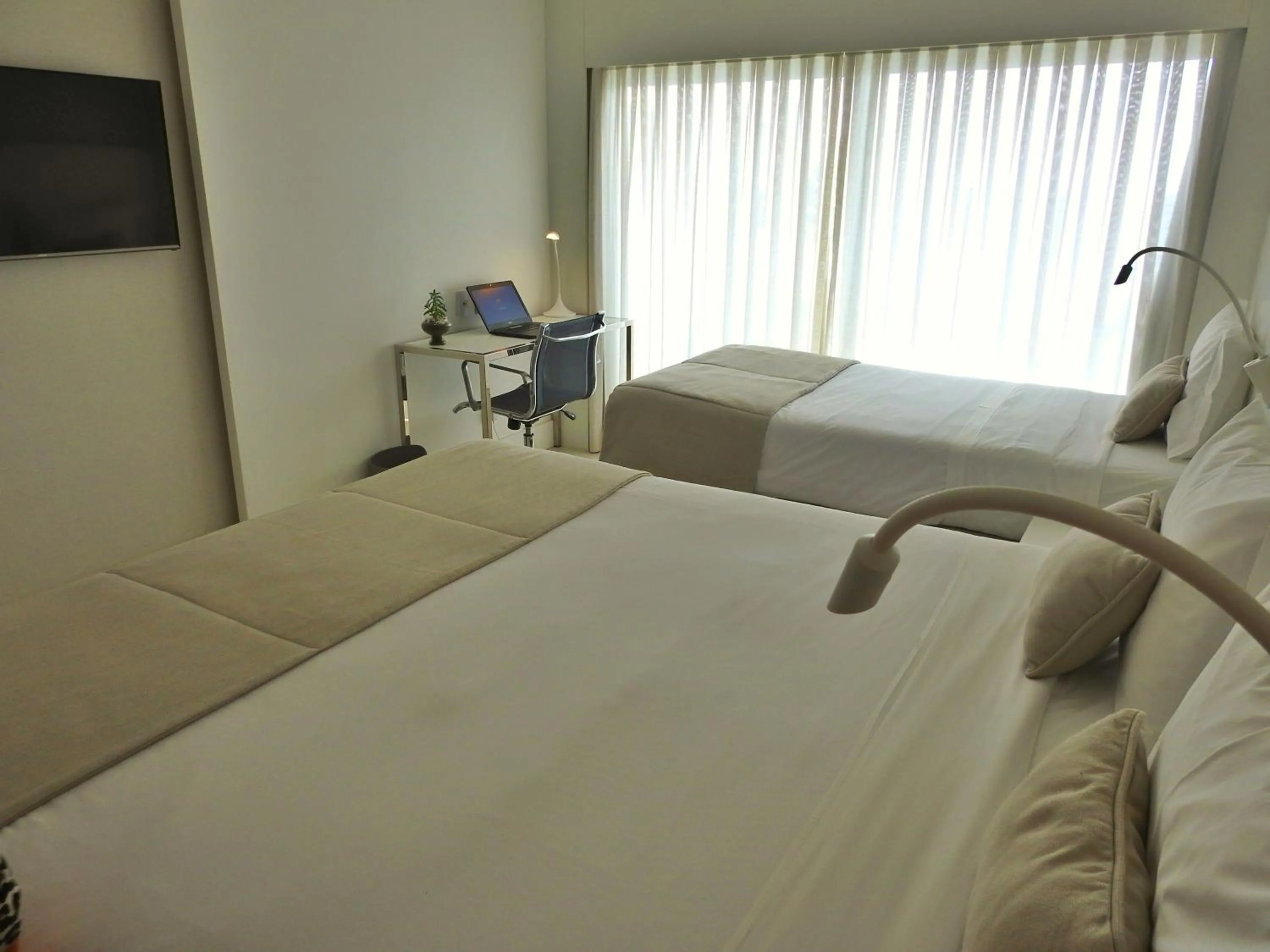 Photo of the whole room, Bed in CDesign Hotel