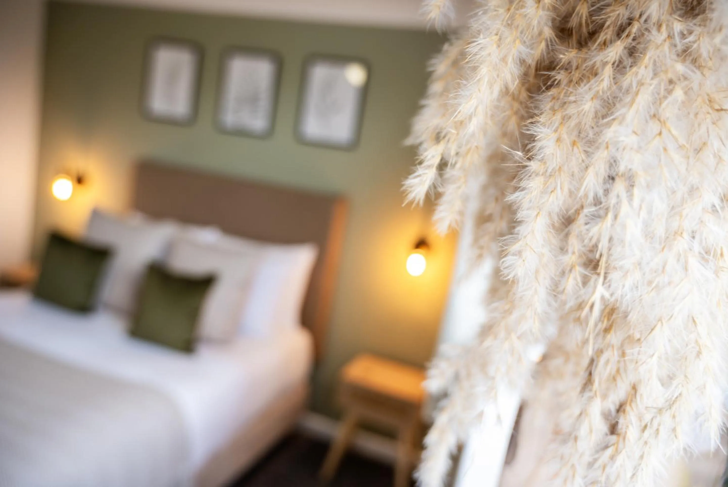 Bedroom, Bed in Inn For All Seasons