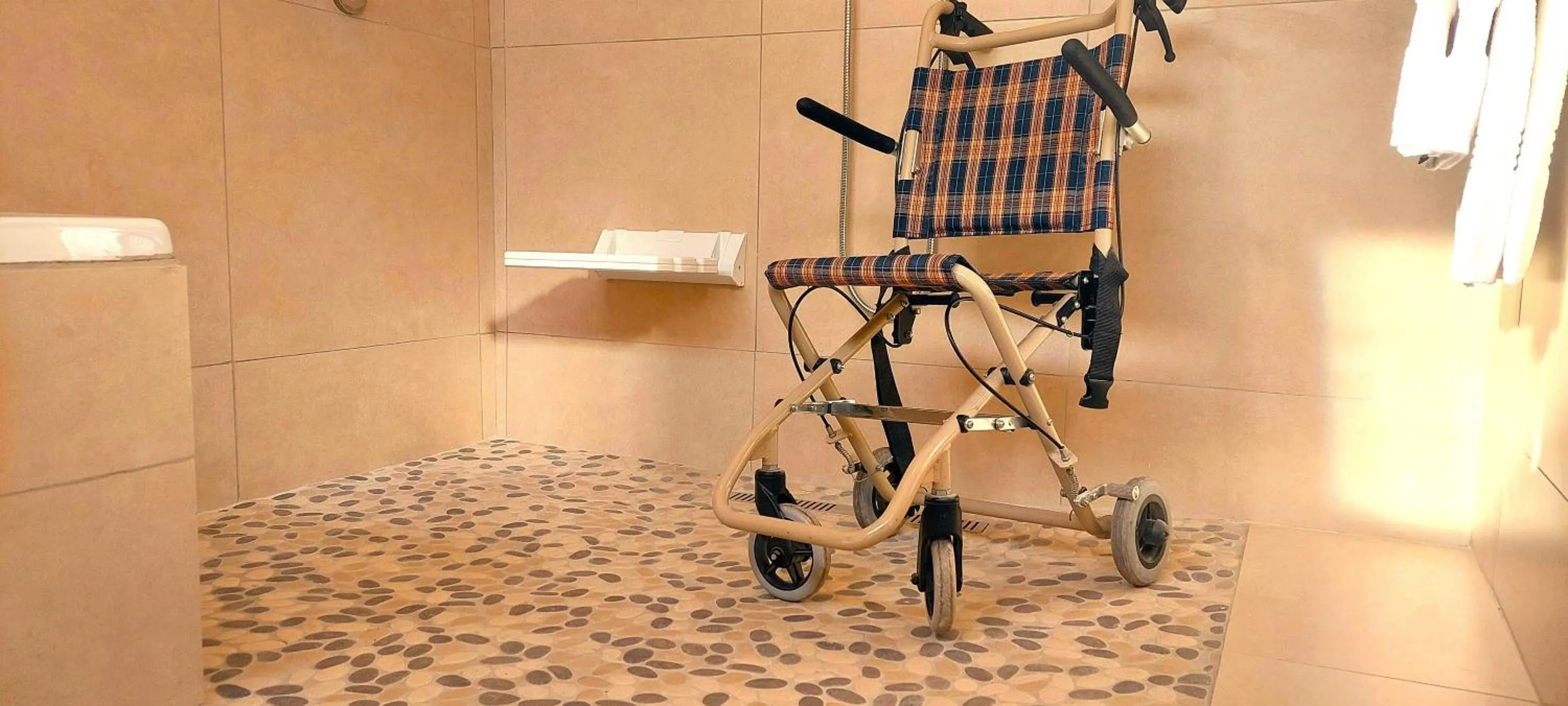 Shower in Riversong Guest House