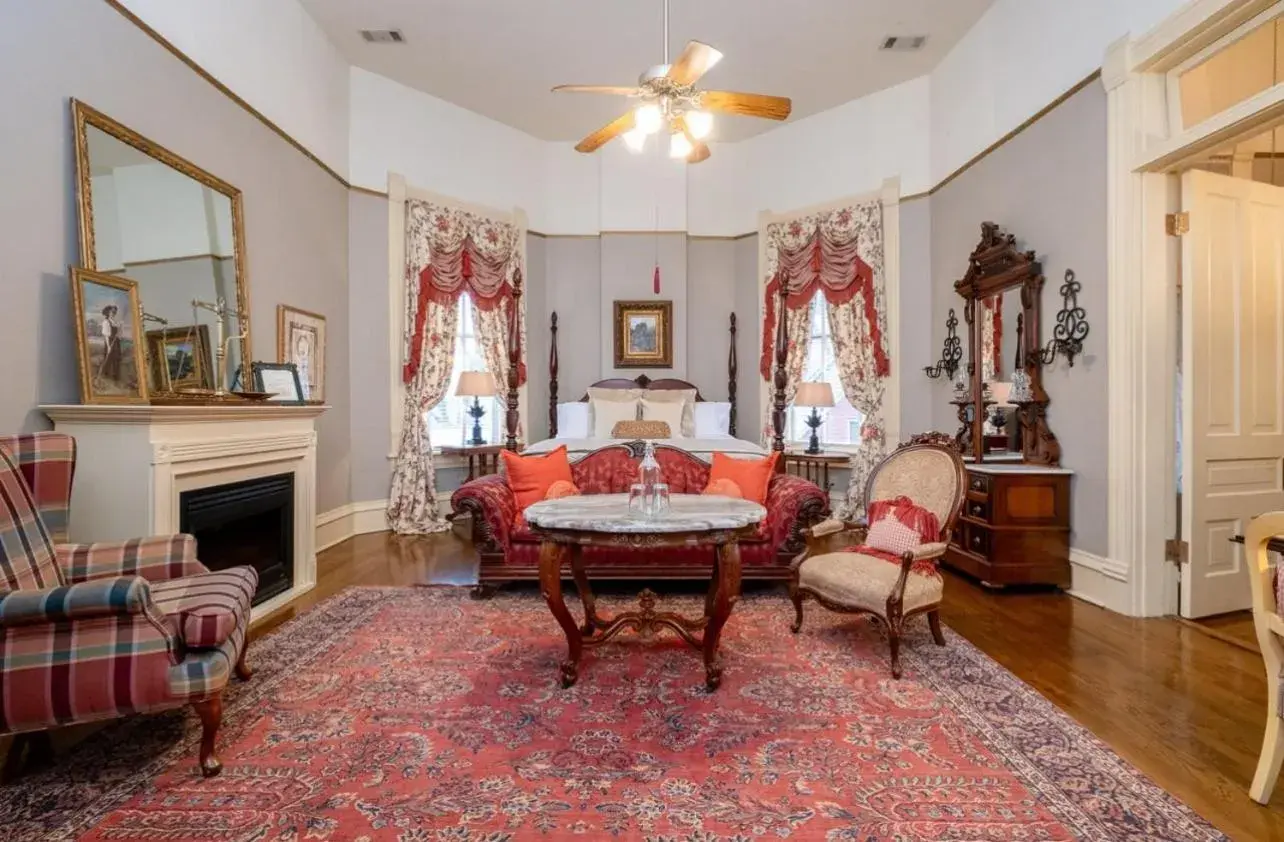 Washburn-Welsh Room in The Empress of Little Rock Washburn-Welsh Room in The Empress of Little Rock