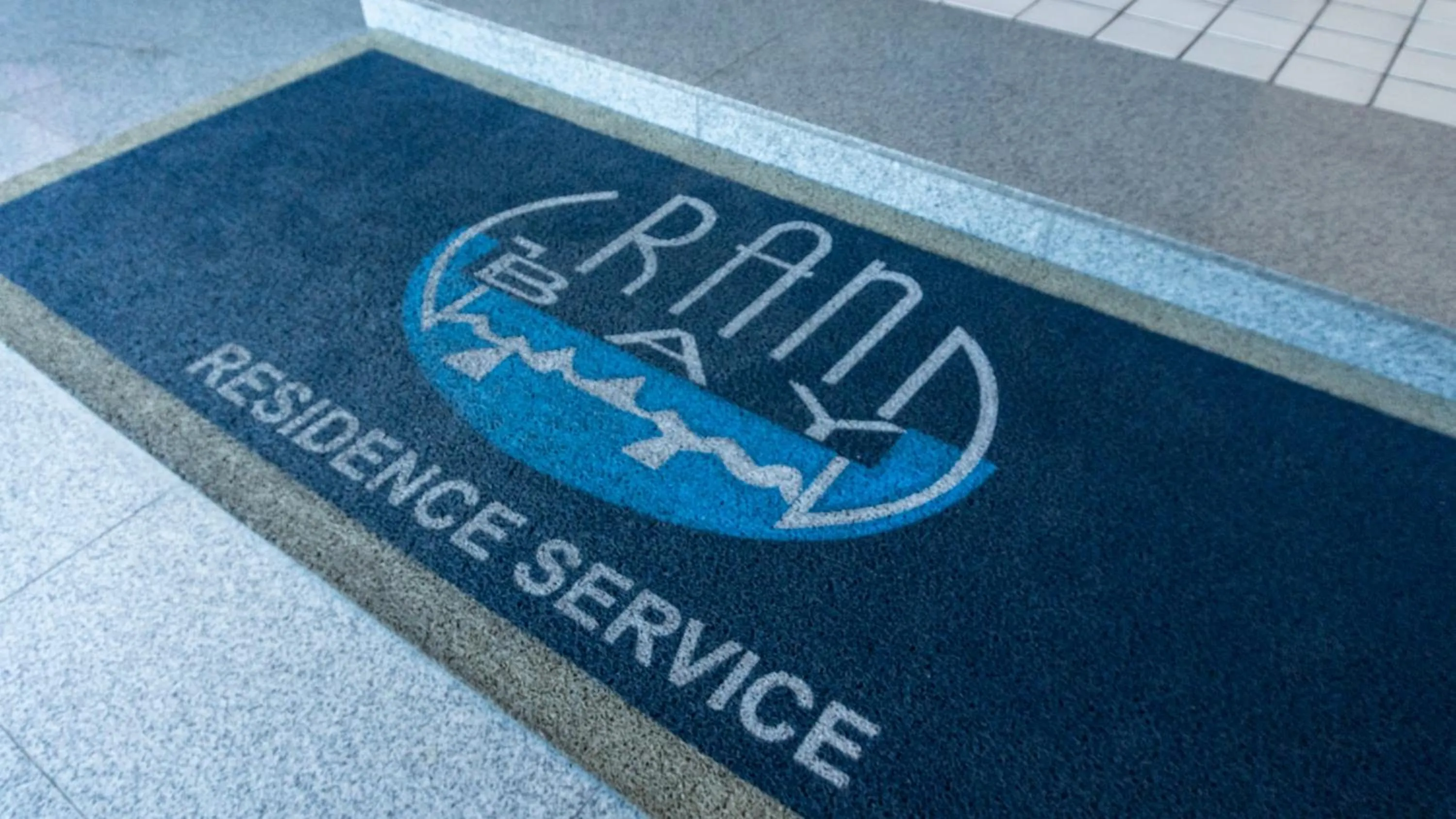 Property logo or sign in Duplex charmoso - Ótima localização