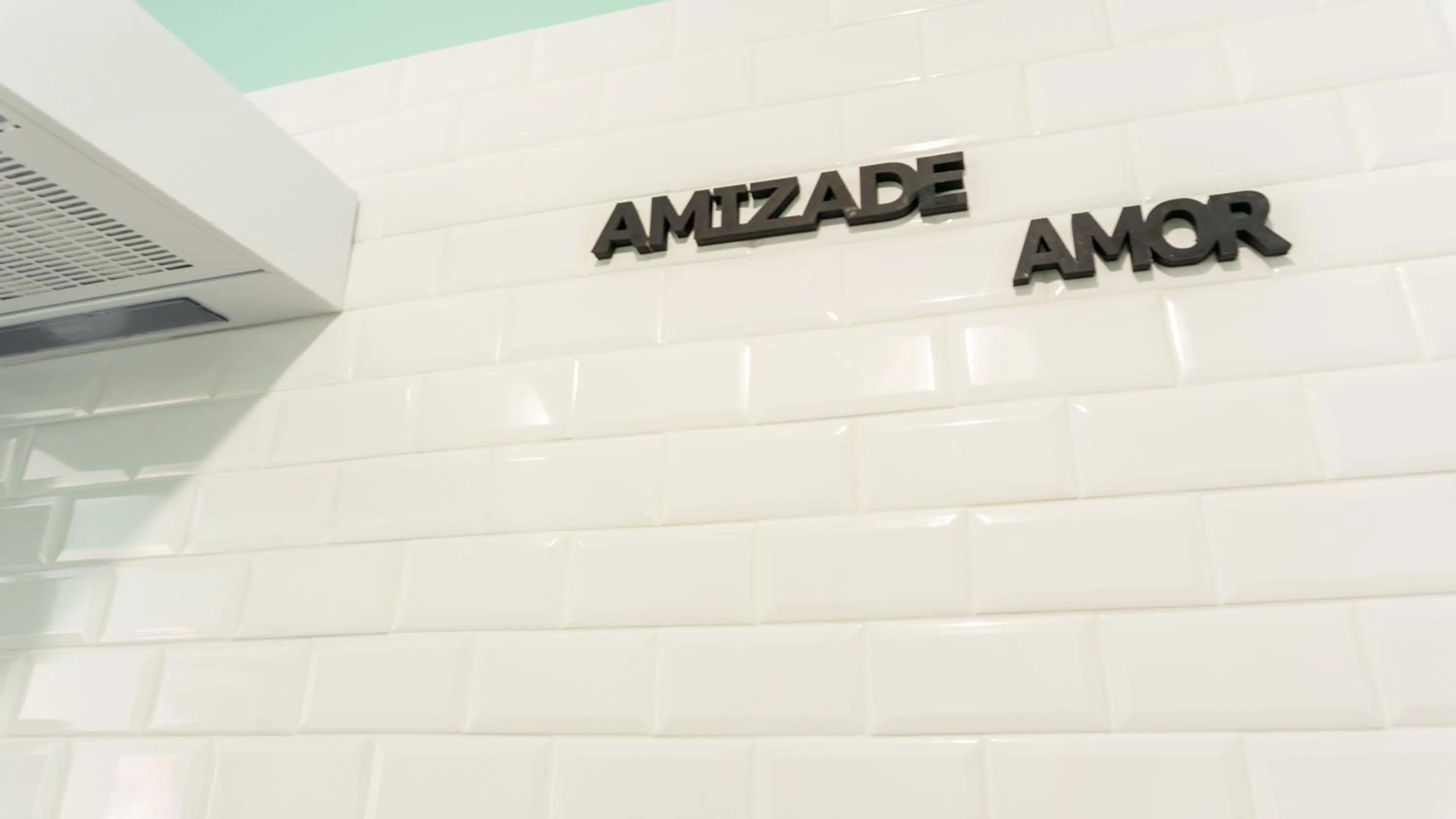 Logo/Certificate/Sign in Duplex charmoso - Ótima localização