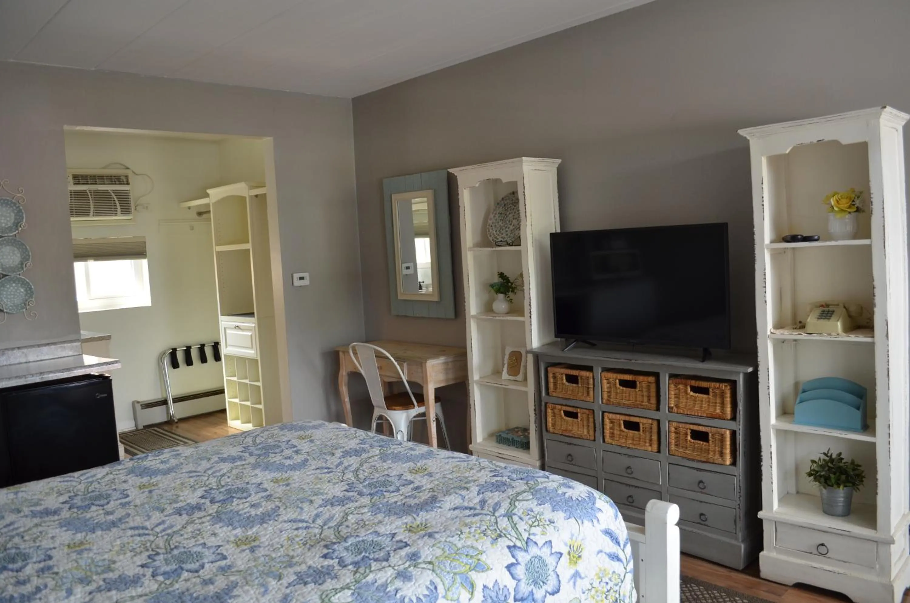 Bed in Gateway Inn Oaklawn-Chicago Midway airport