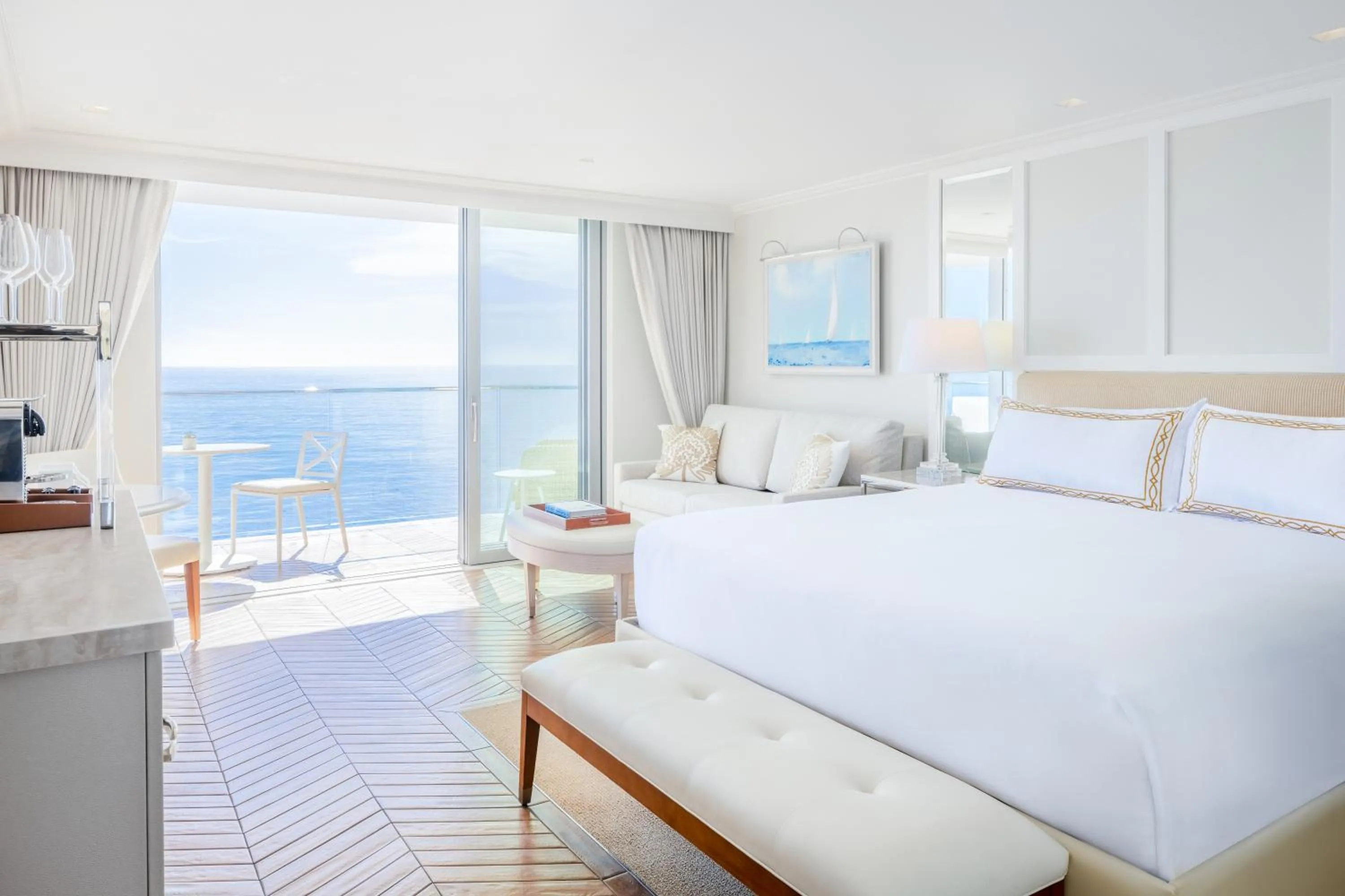 Bed in Surf & Sand Laguna Beach