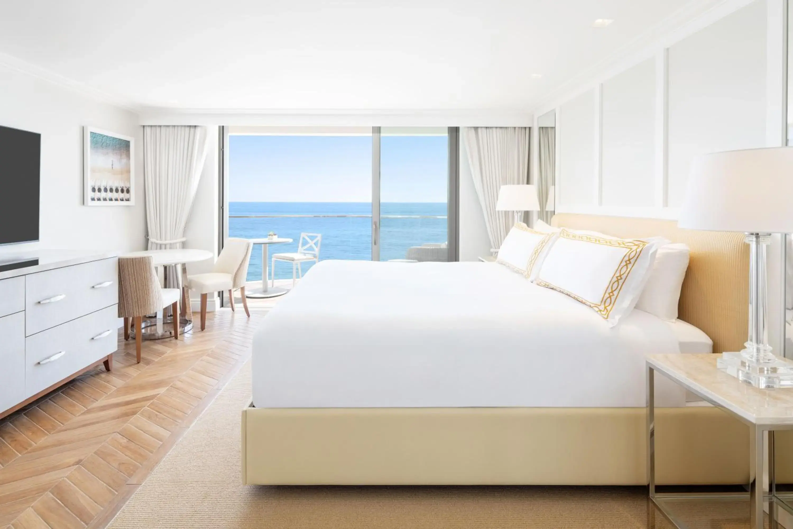 Oceanfront King in Surf & Sand Laguna Beach Oceanfront King in Surf & Sand Laguna Beach