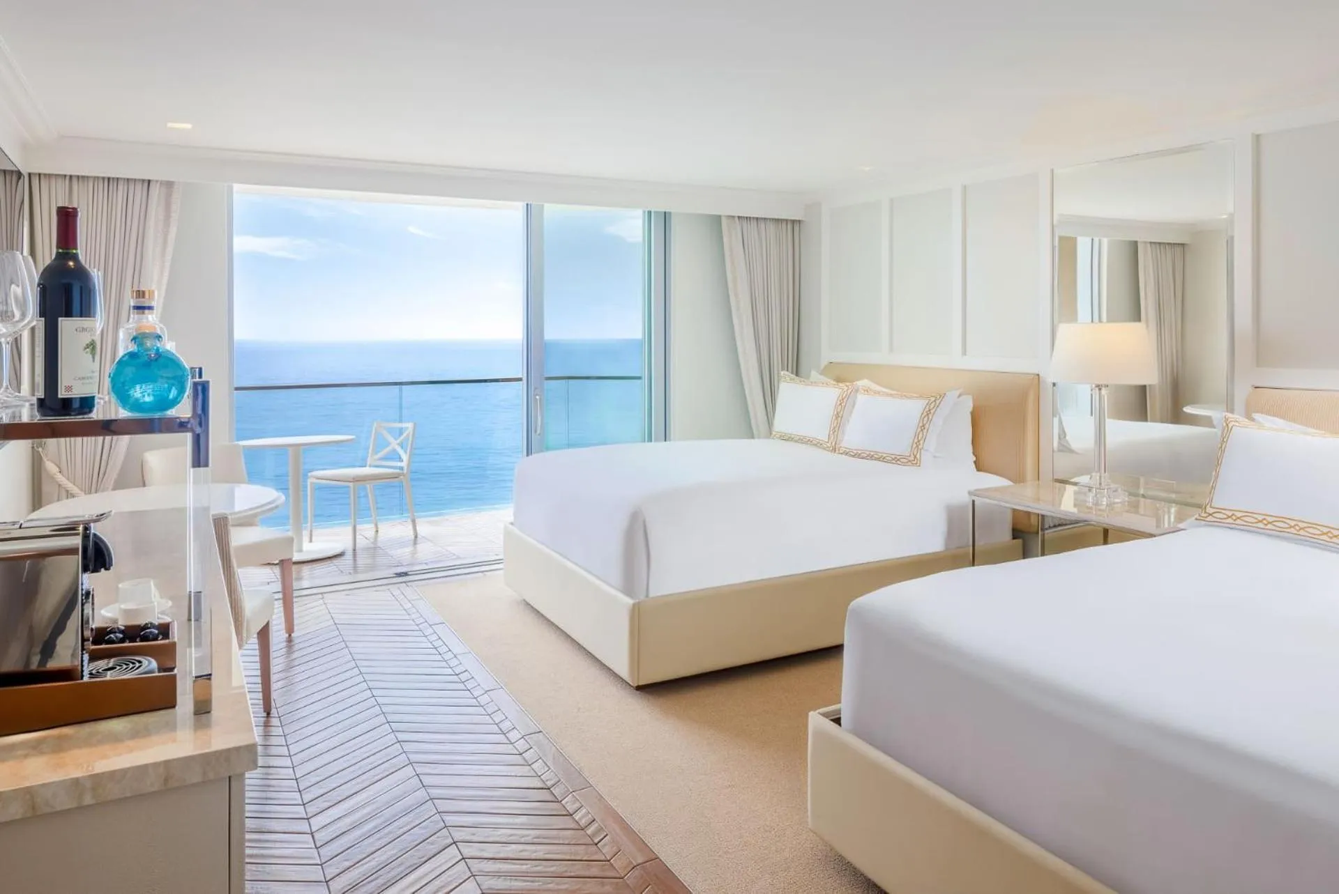 Bed in Surf & Sand Laguna Beach