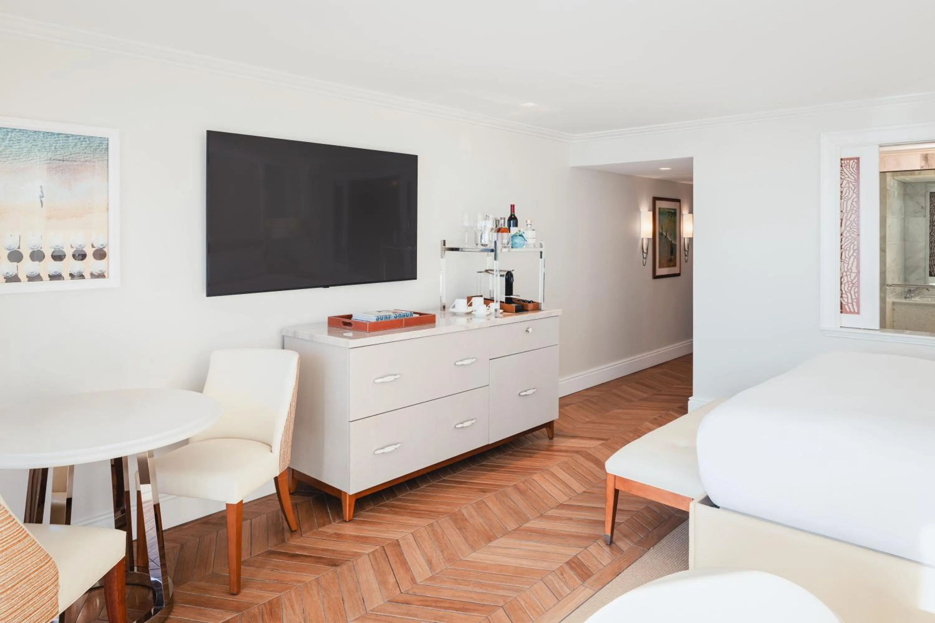 Bed in Surf & Sand Laguna Beach