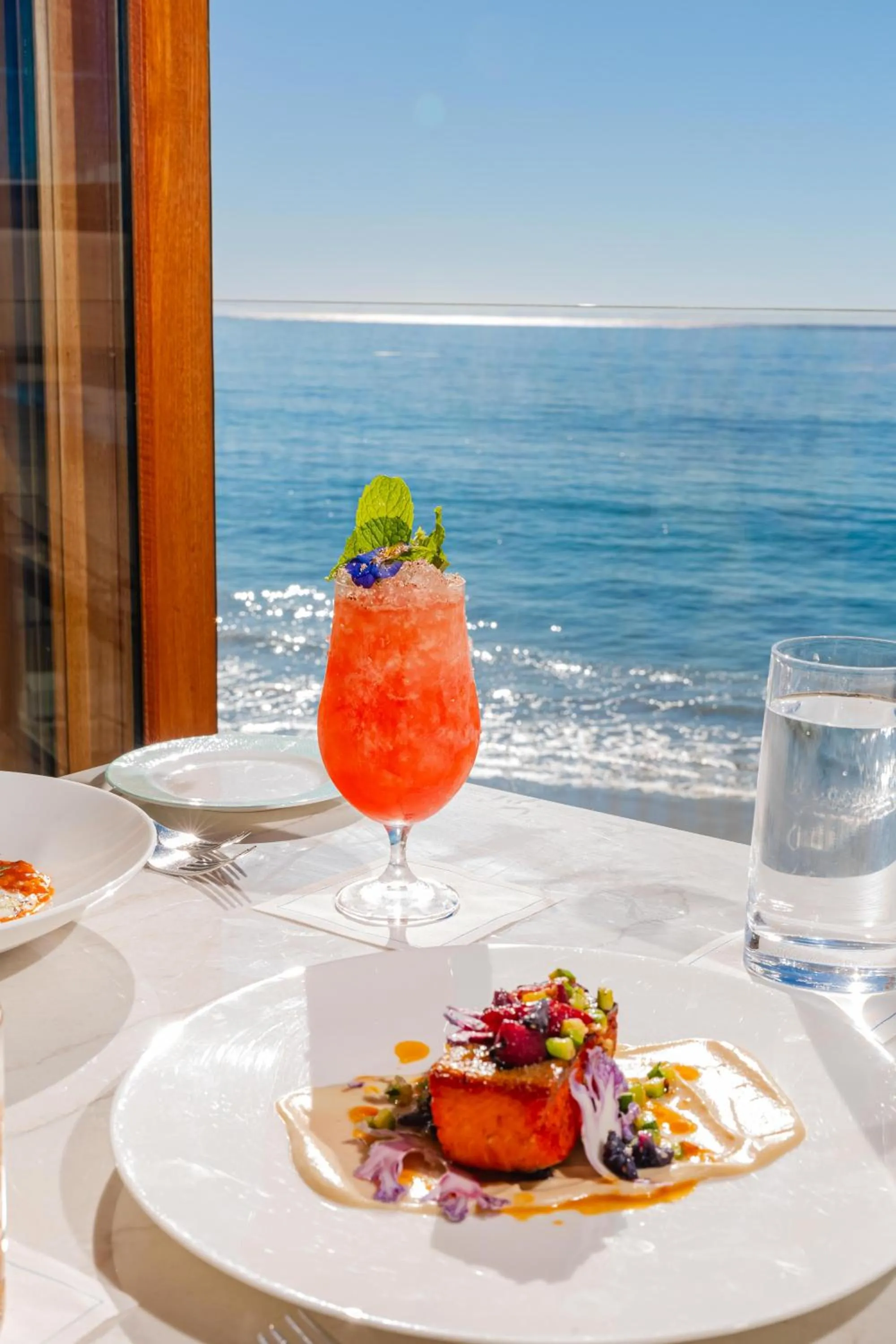 Restaurant/places to eat in Surf & Sand Laguna Beach