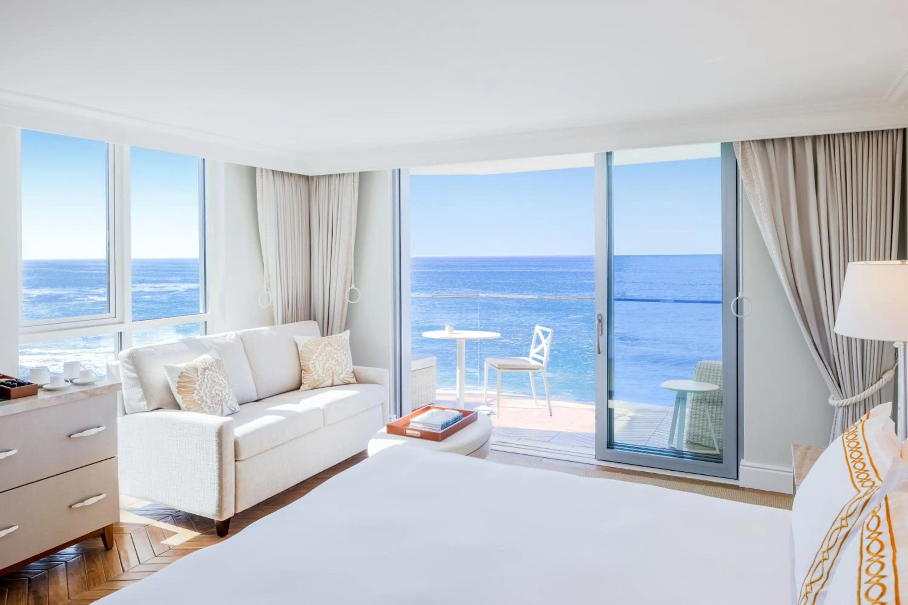 Bed in Surf & Sand Laguna Beach