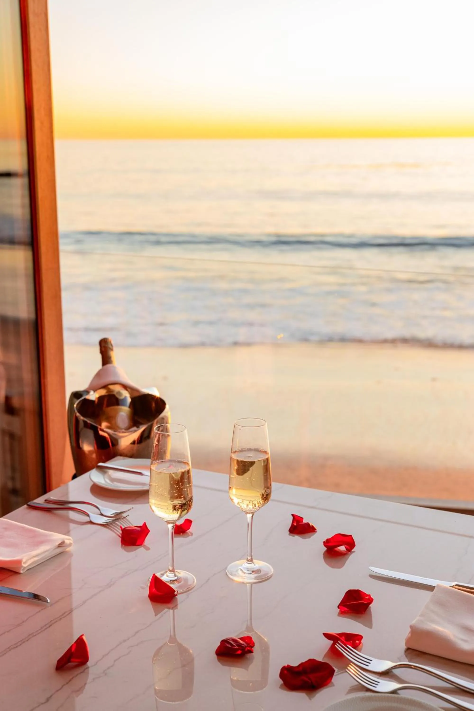 Restaurant/places to eat in Surf & Sand Laguna Beach