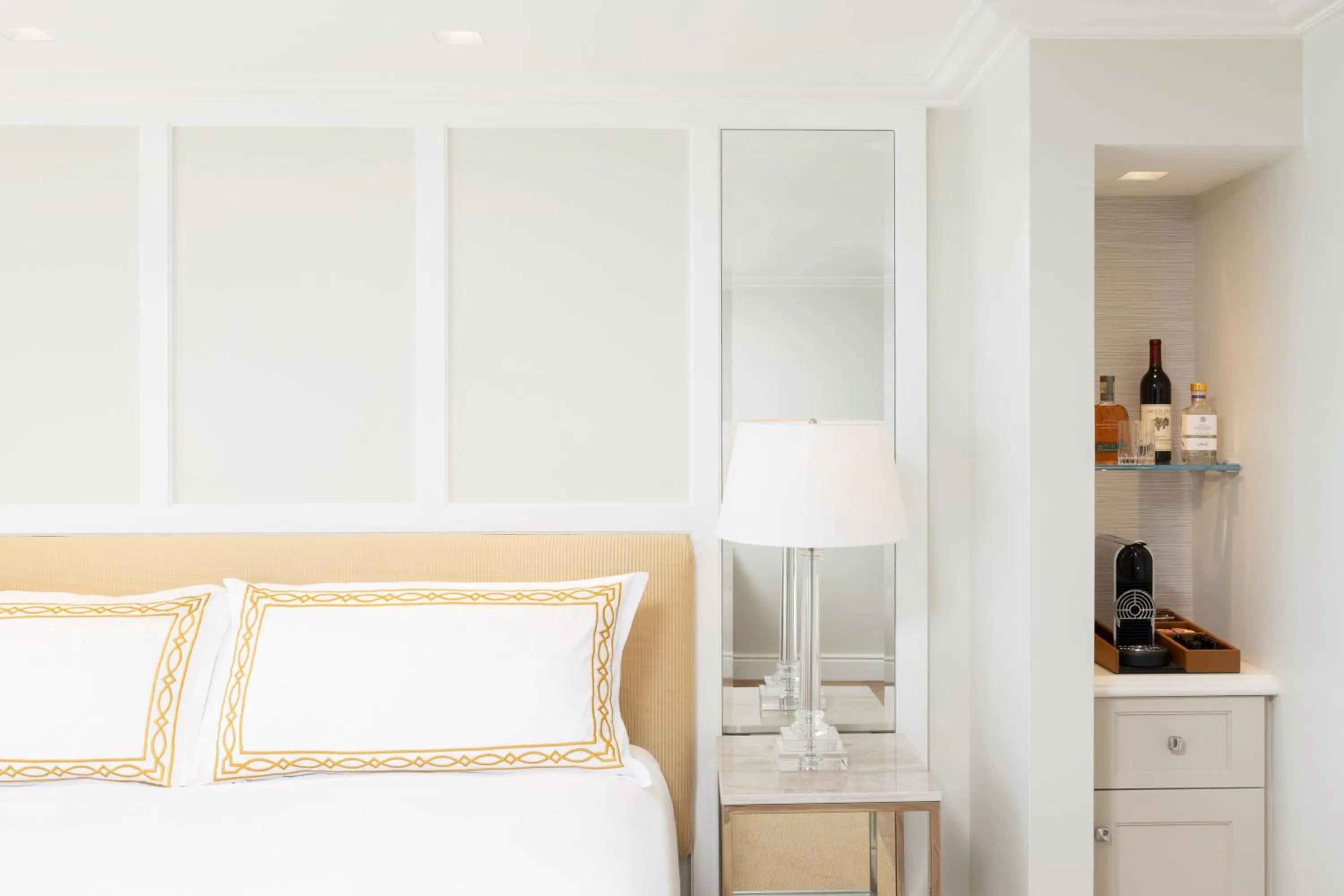 Bed in Surf & Sand Laguna Beach