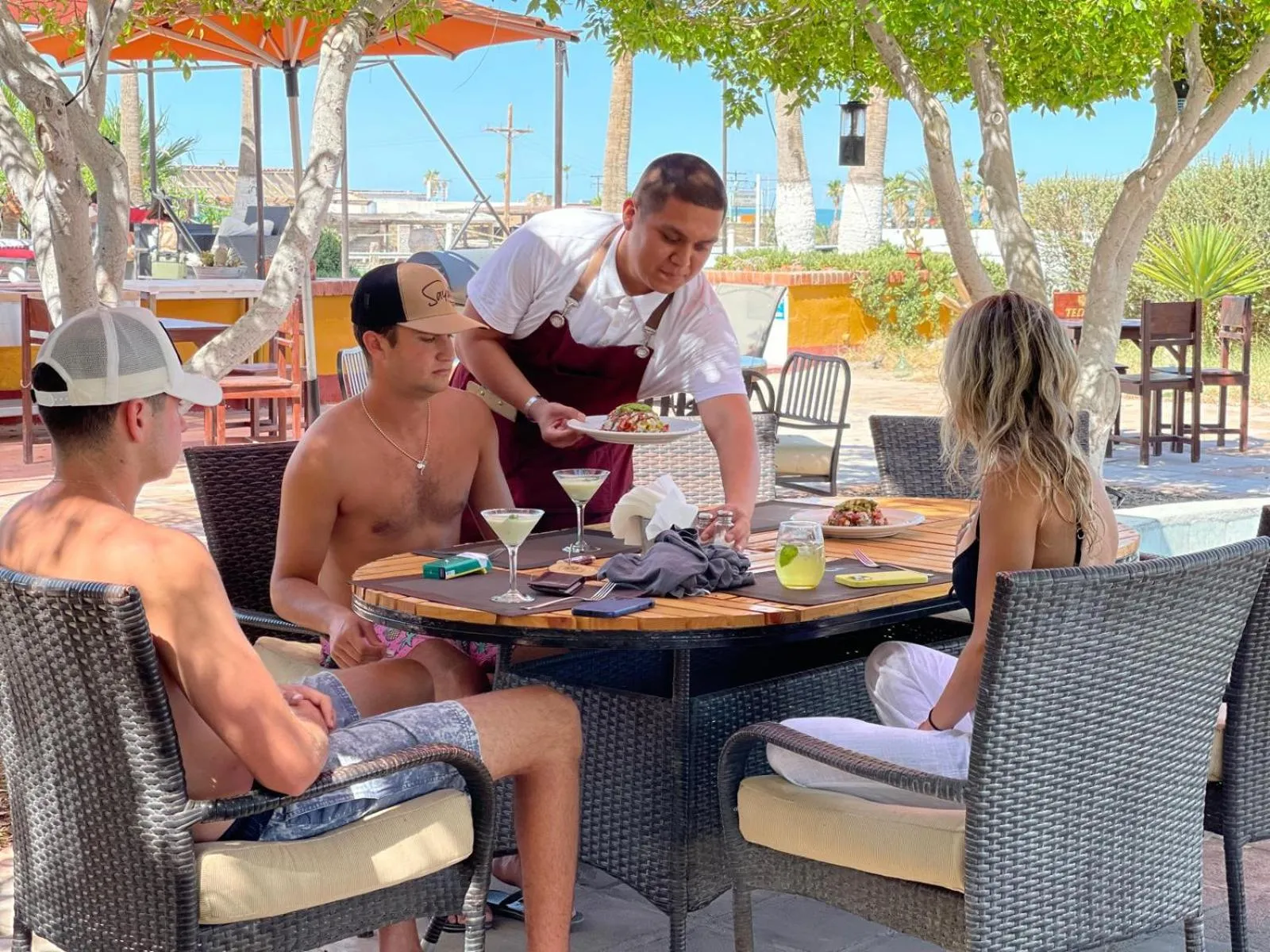 Restaurant/places to eat in Hotel Las Palmas