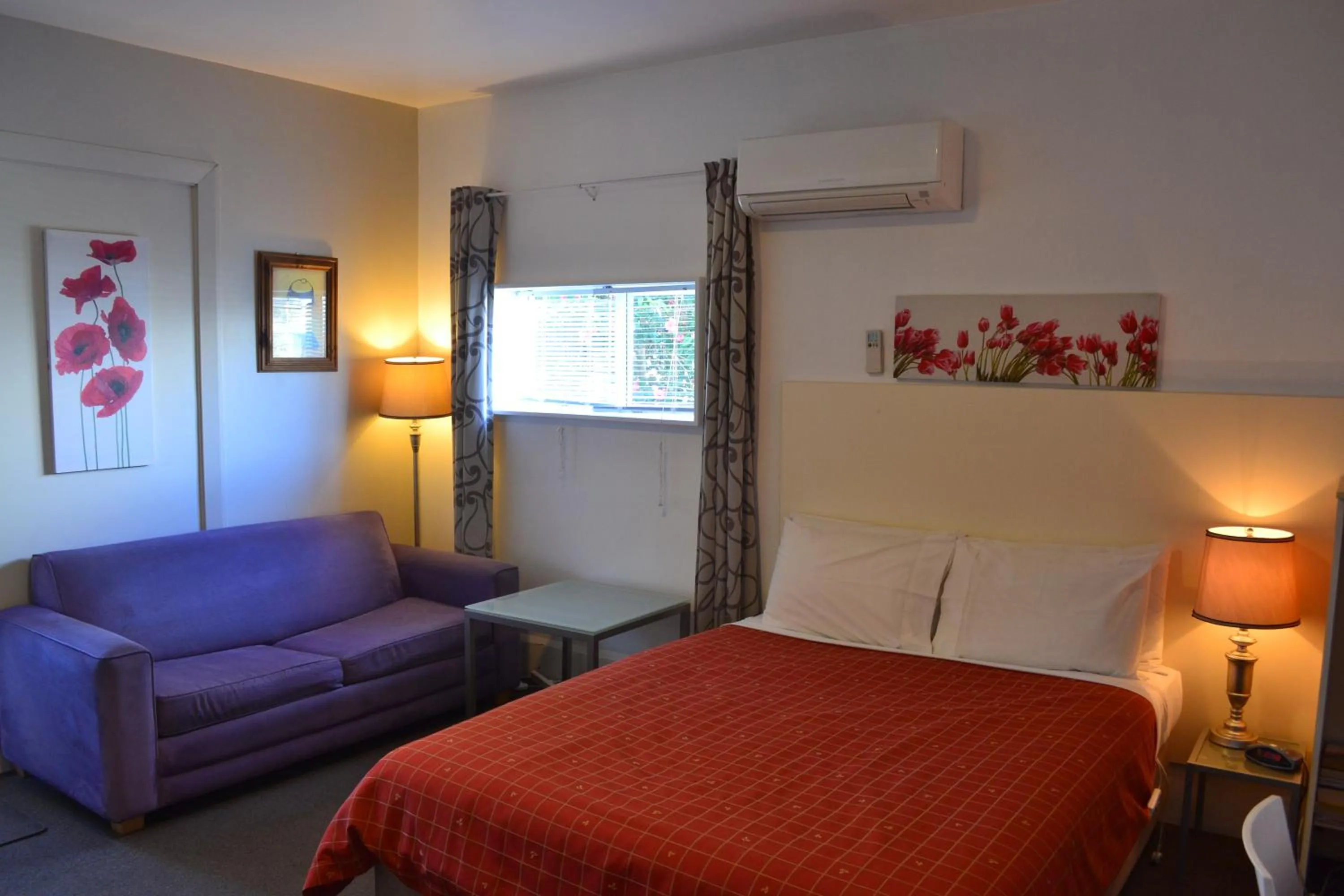 Bed in McWilliam Apartments