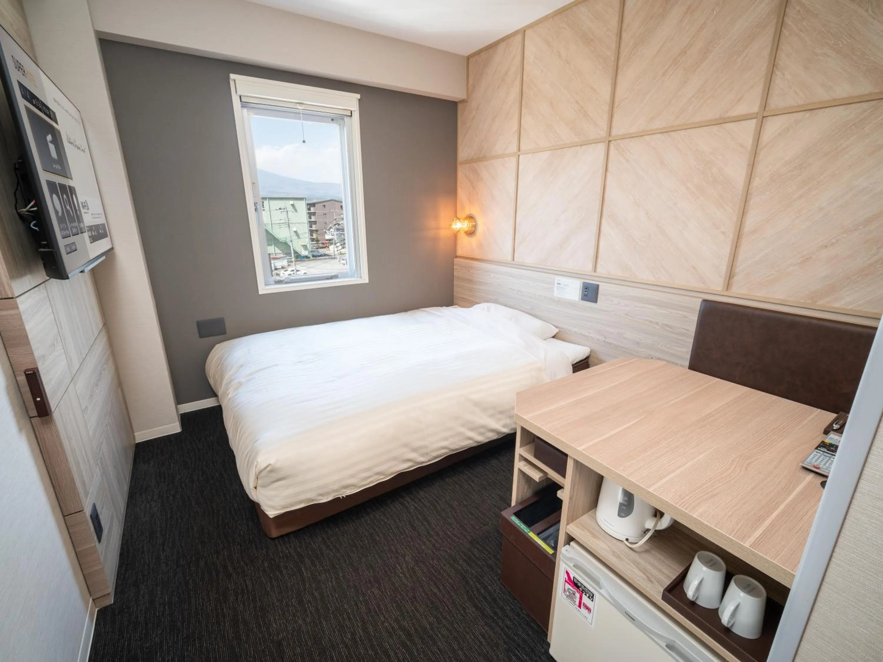 Photo of the whole room, Bed in Super Hotel Gotemba 1